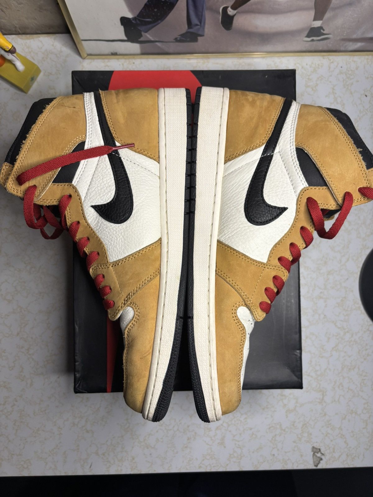 Jordan Brand Air Jordan 1 Retro High rookie of the year Size US 13 / EU 46 - 3 Thumbnail