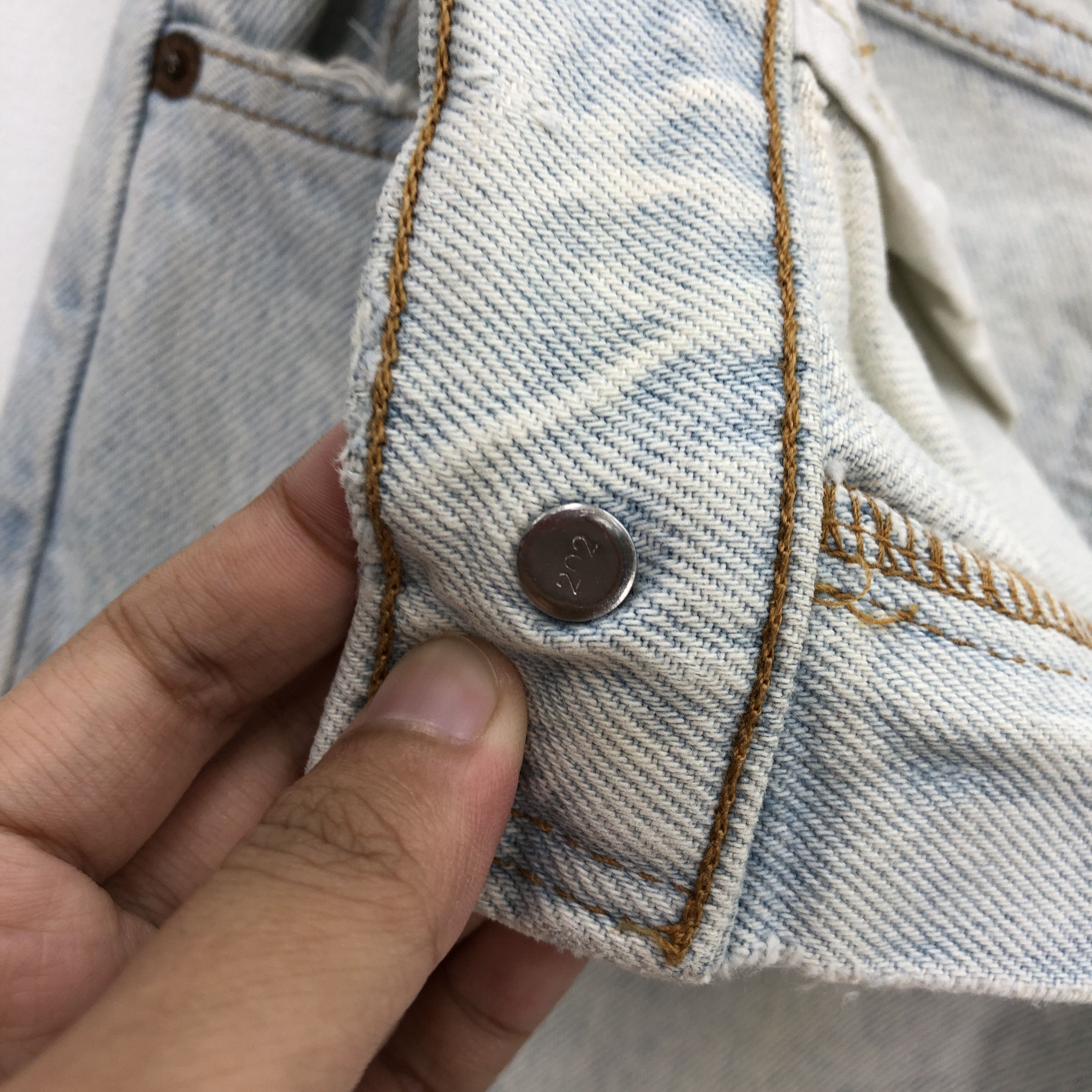 Levi's Vintage Levi's Light Wash Jeans Levis Faded Levis Denim Size US 32 / EU 48 - 7 Thumbnail