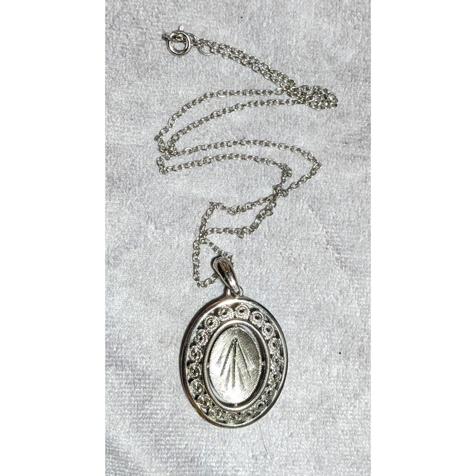 Other Engraved Retro Silver Oval Pendant Necklace Size ONE SIZE - 12 Thumbnail