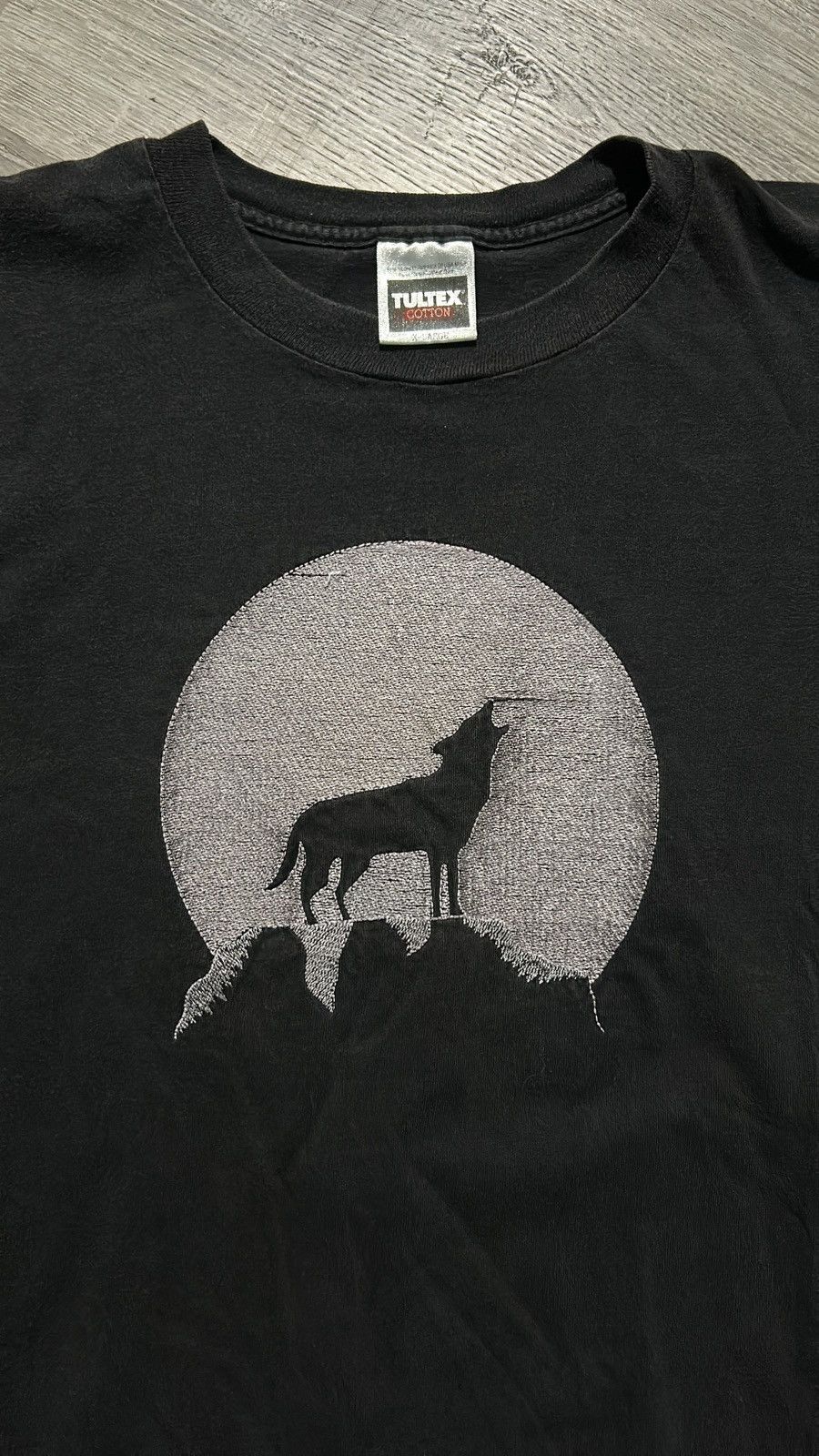 Tultex Vintage Wolf t-shirt Size US XL / EU 56 / 4 - 2 Thumbnail