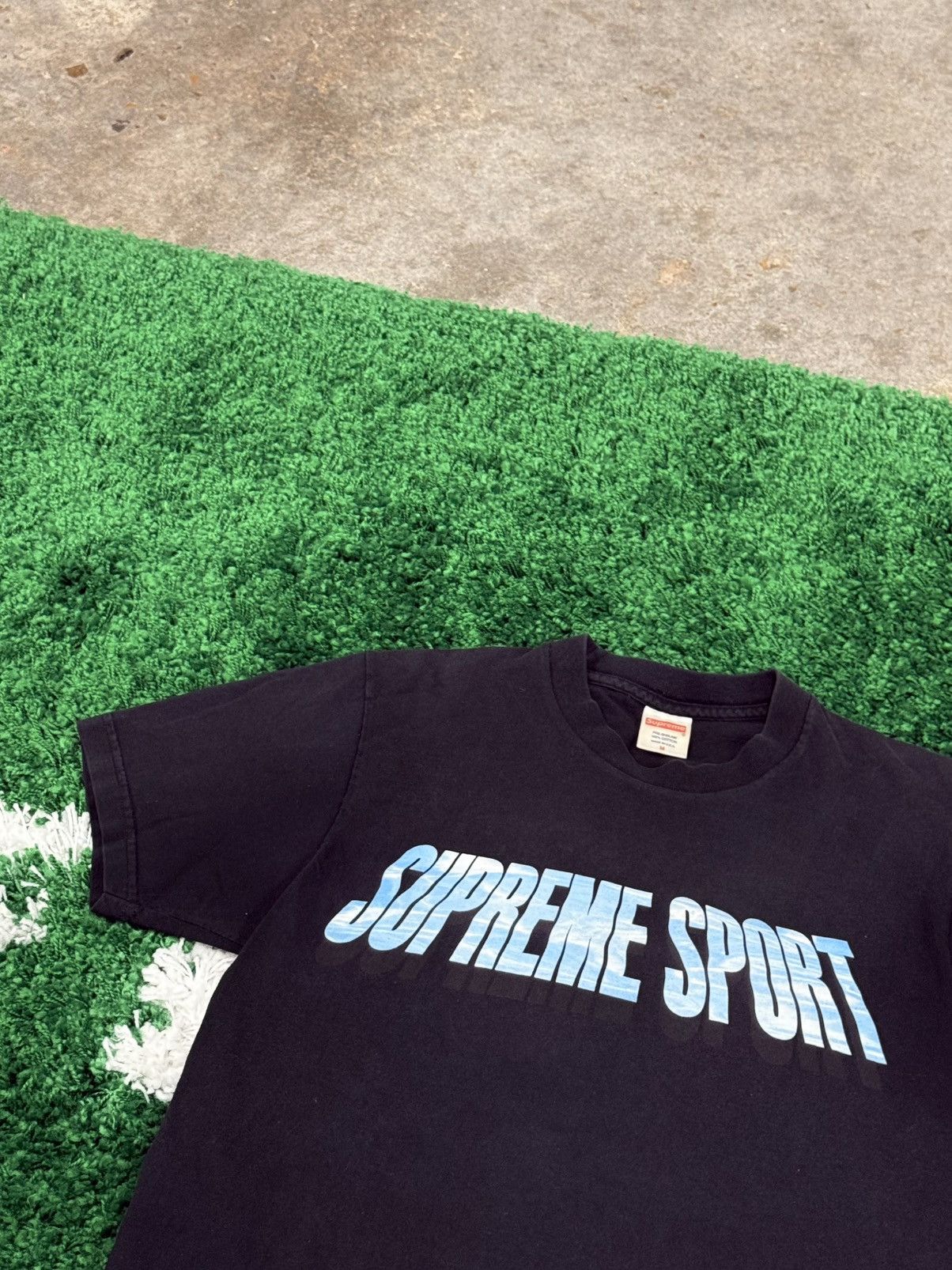 Supreme RARE Supreme SS14 Sport Logo Tee Center / Sky Medium Size US M / EU 48-50 / 2 - 2 Thumbnail