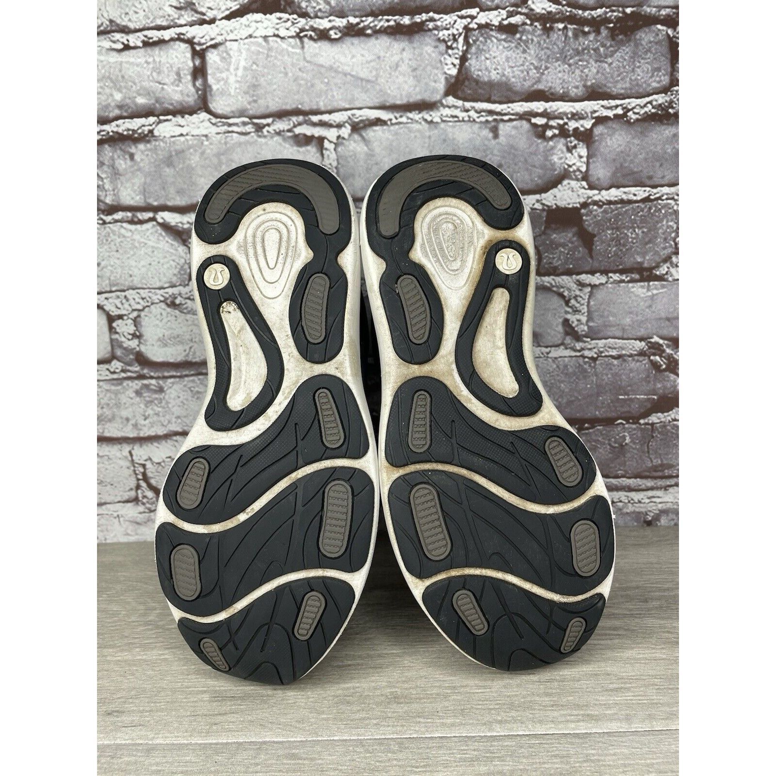 Lululemon Lululemon Black White Chargefeel Workout Low Athletic Sneake Size US 9.5 / IT 39.5 - 18 Thumbnail