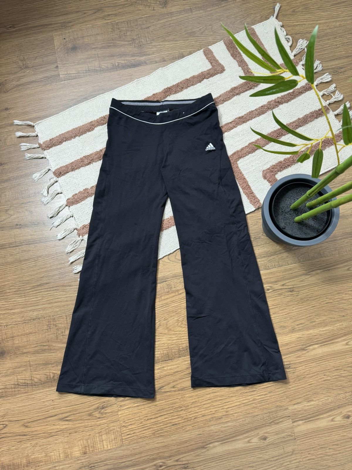Adidas VINTAGE ADIDAS LEGGINGS FLARE PANTS Size 26" / US 2 / IT 38 - 2 Thumbnail