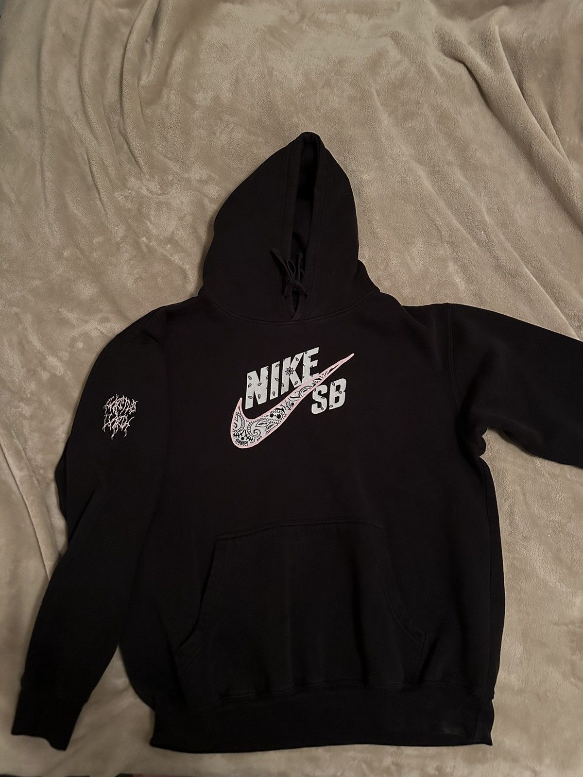 Nike nike sb travis scott paisley hoodie | Grailed