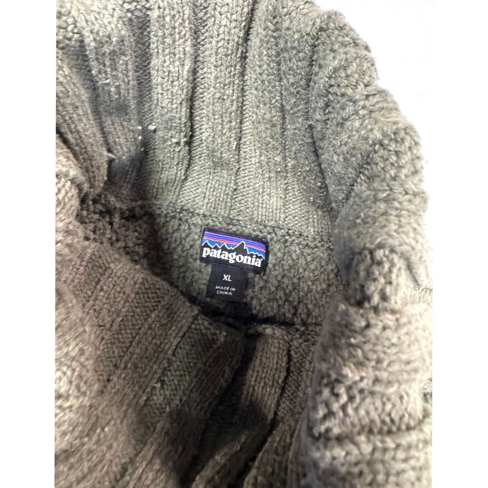 Patagonia Patagonia Women's Off Country Turtleneck Sweater XL Green - Pullover, Regular Size, 24" Pit to Pit, 27" Shoulder to Hem, Small Front Stain Size XL / US 12-14 / IT 48-50 - 4 Thumbnail
