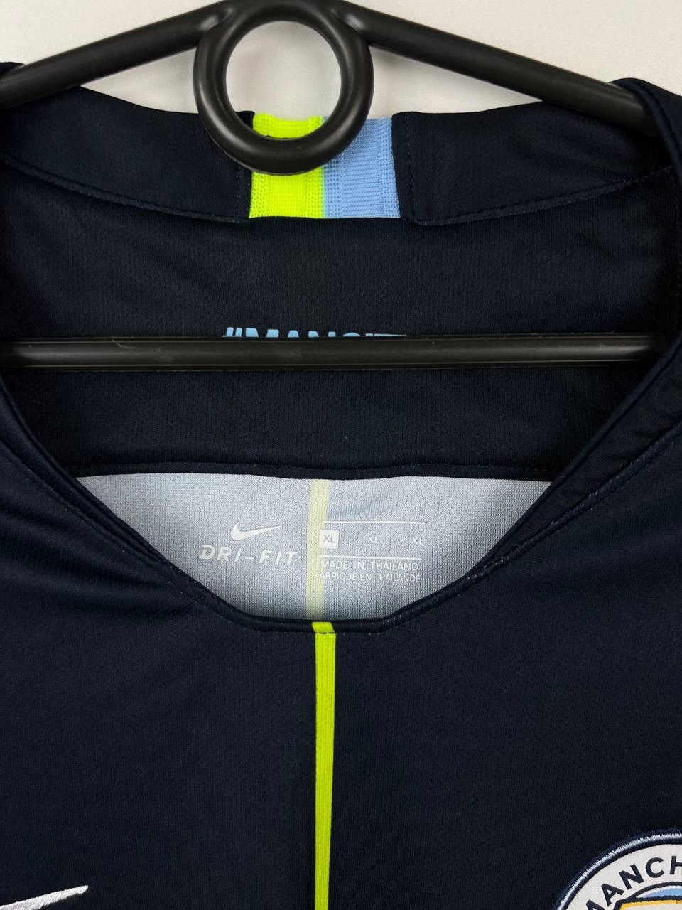 Vintage Manchester City Nike 2018-19 jersey t-shirts size XL Size US L / EU 52-54 / 3 - 4 Thumbnail