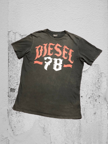 Diesel Y2k Diesel T-shirt Streetwear Casual Rare Logo VTg Size US S / EU 44-46 / 1 - 1 Thumbnail
