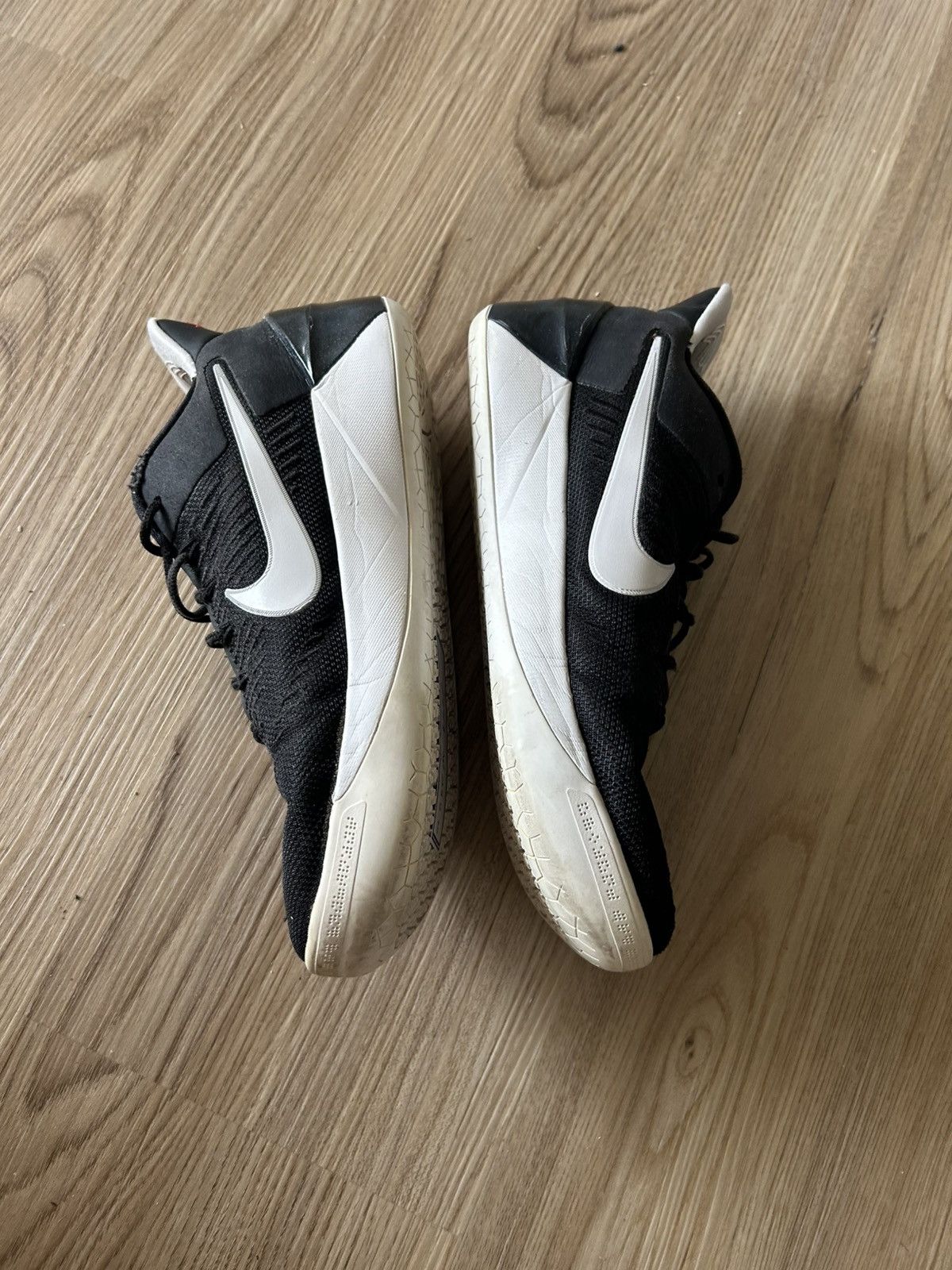 Nike Nike Kobe AD Black White Size US 5.5 / EU 38 - 3 Thumbnail