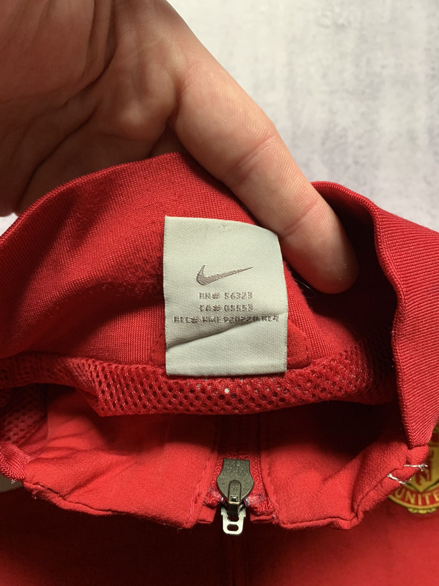 Nike Manchester United 2004-05 Nike Track Jacket Vintage Size US L / EU 52-54 / 3 - 7 Thumbnail