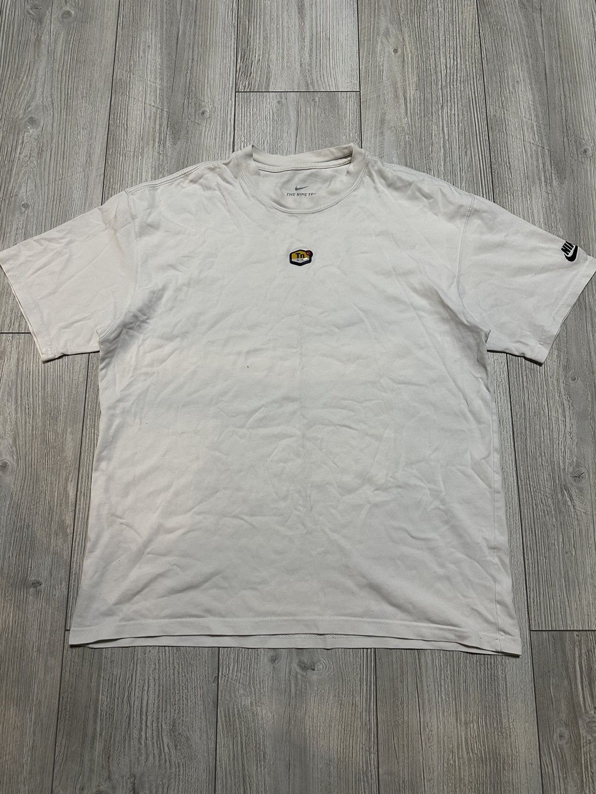 Nike Nike Tn Plus Air Max Y2K Size M Tee T-shirt Size US M / EU 48-50 / 2 - 1 Thumbnail