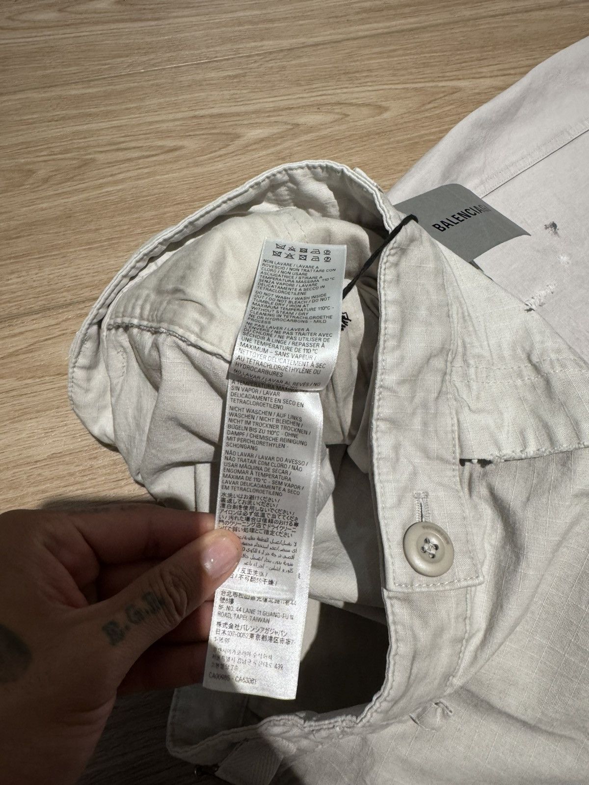 Balenciaga Balenciaga Mud Distressed Cargo Pants White 2023 Size US 32 / EU 48 - 4 Thumbnail