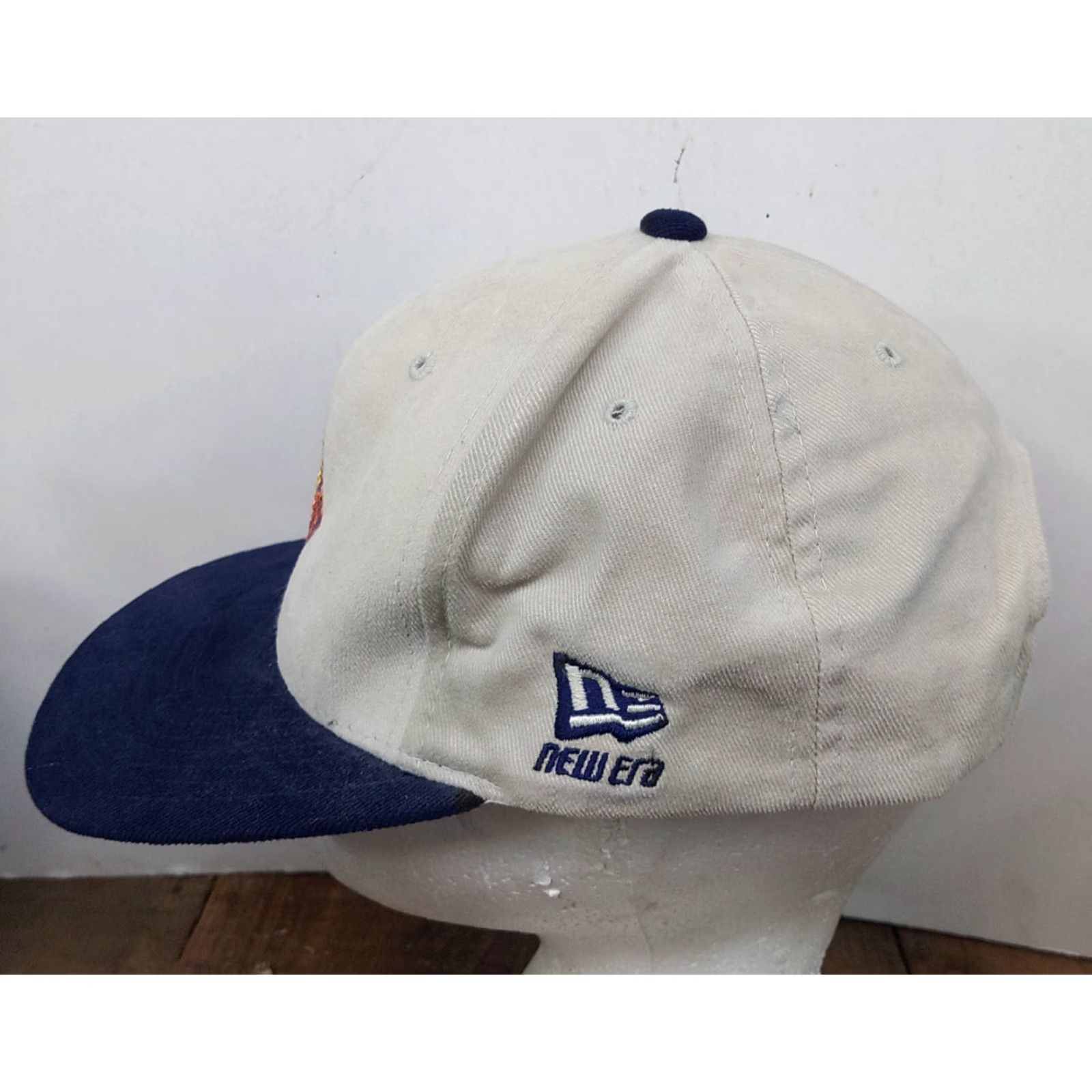 New Era VINTAGE New Era College World Series Logo Hat - "The Road to Omaha" - Adjustable Beige 100% Cotton Men Baseball Cap Size ONE SIZE - 4 Thumbnail