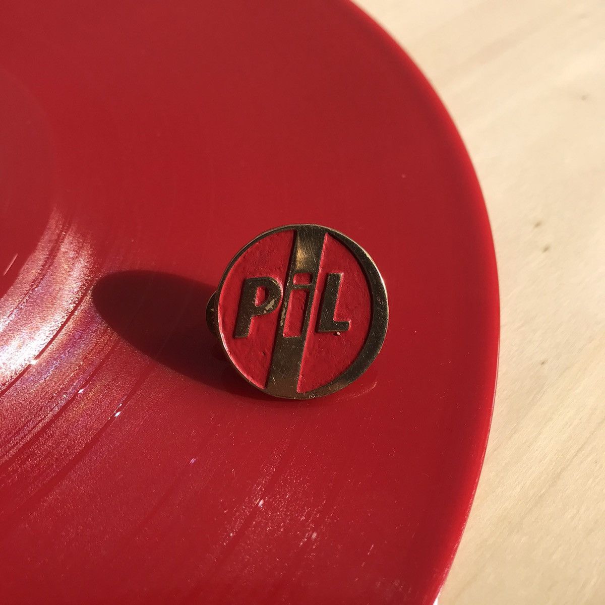 Band Tees × Designer PIL Public Image Limited Red and brass Limited Pin Enamel Size ONE SIZE - 3 Thumbnail