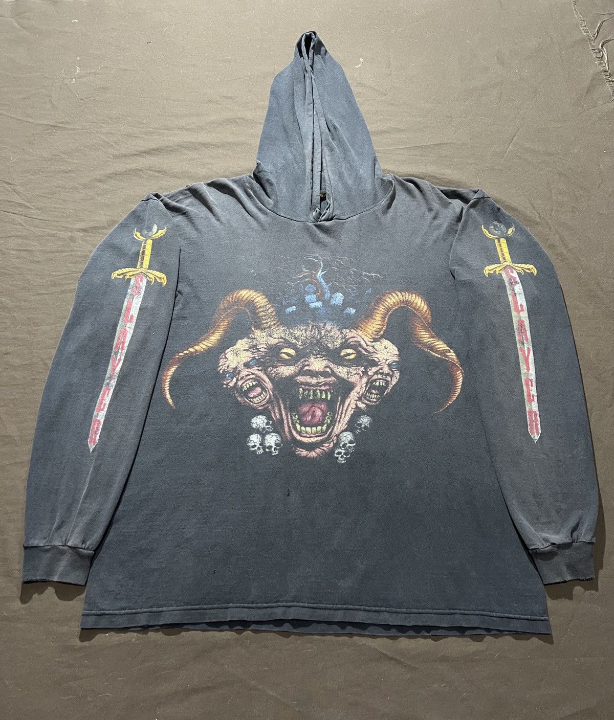 Band Tees Vintage 90s Slayer Clash of The Titans Thrashed Faded Metal Size US XL / EU 56 / 4 - 4 Thumbnail