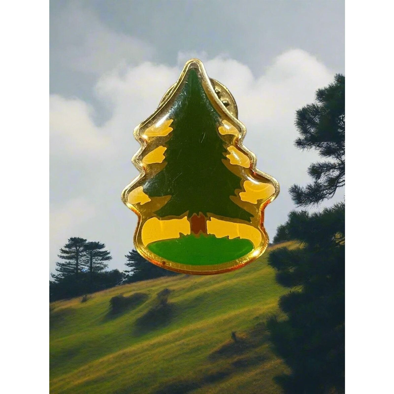 Other Vintage Christmas Spruce Tree Enamel Brooch Pin Size ONE SIZE - 1 Thumbnail