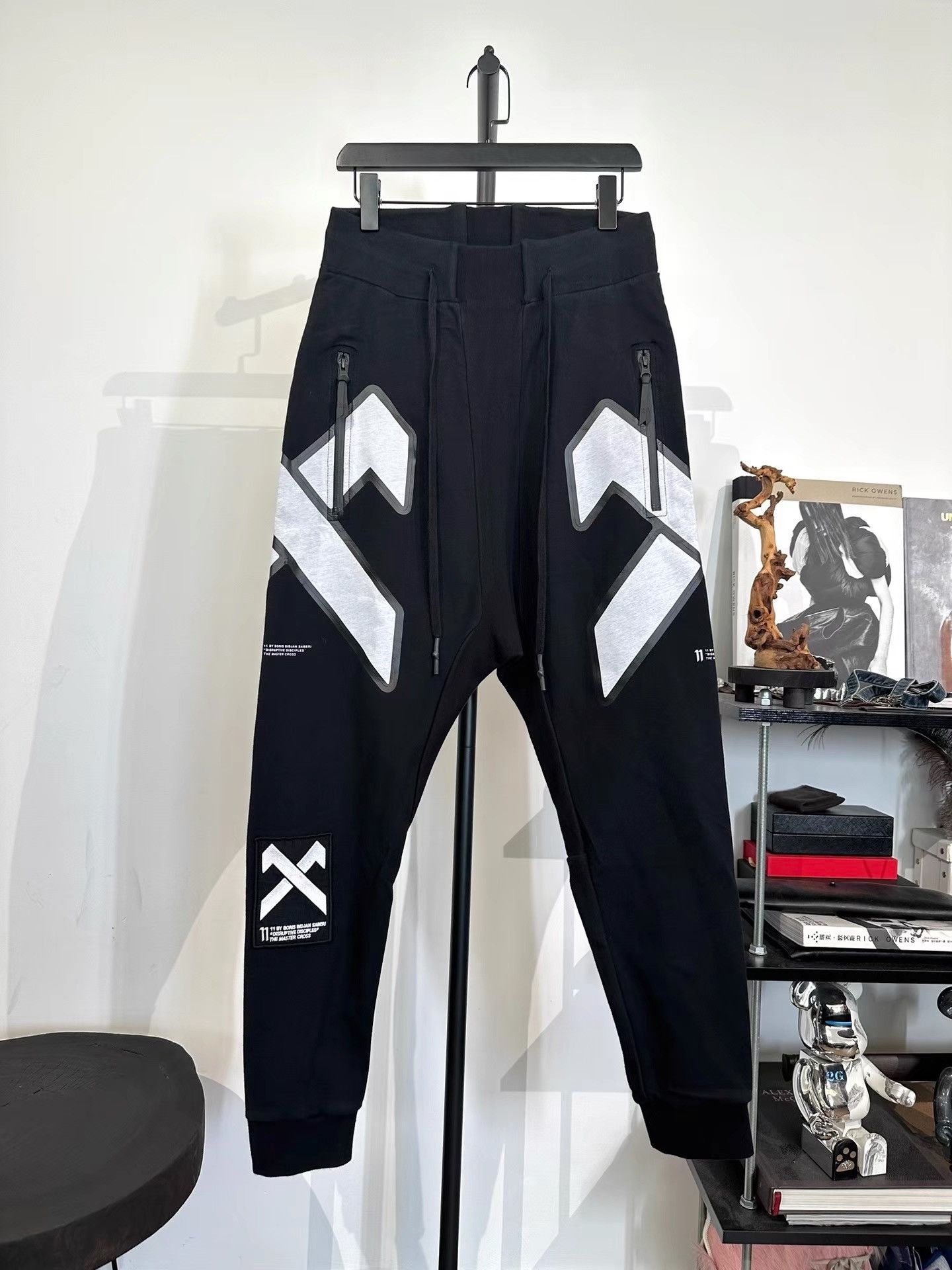 11 By Boris Bidjan Saberi 11by BBS Print Elastic Cuff Sweatpants K35 Size US 33 - 1 Thumbnail