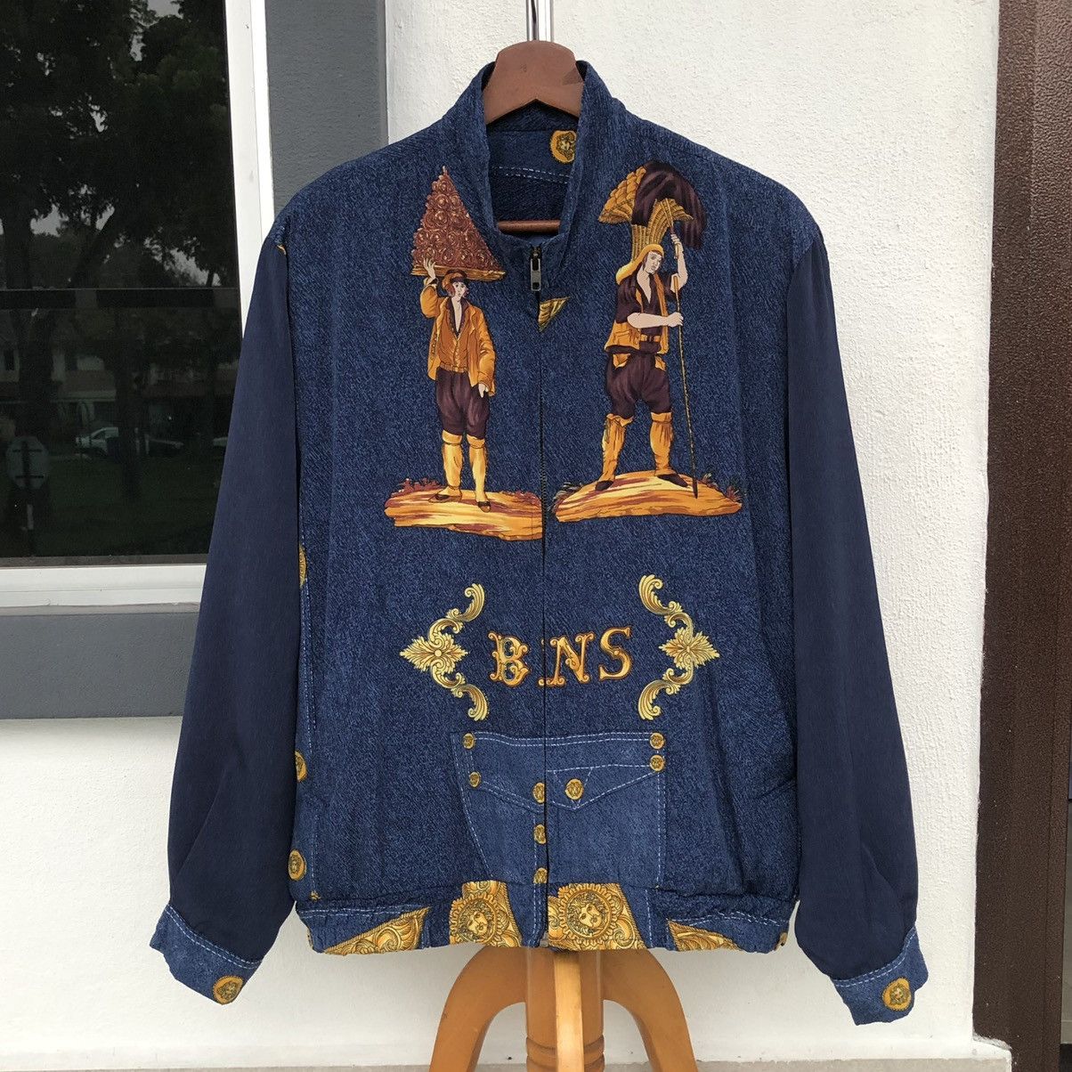 Vintage Vintage Blue Jeans Inspired VERSACE Silk Printed Jacket Size XL / US 12-14 / IT 48-50 - 2 Thumbnail