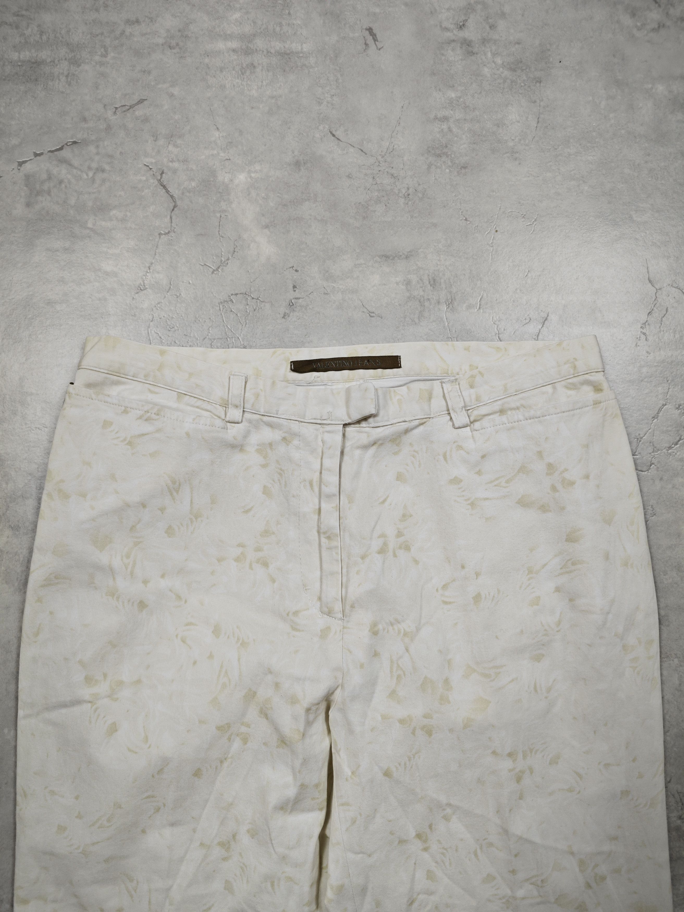 Valentino Valentino Vintage Luxury Jeans Size 26" / US 2 / IT 38 - 2 Thumbnail