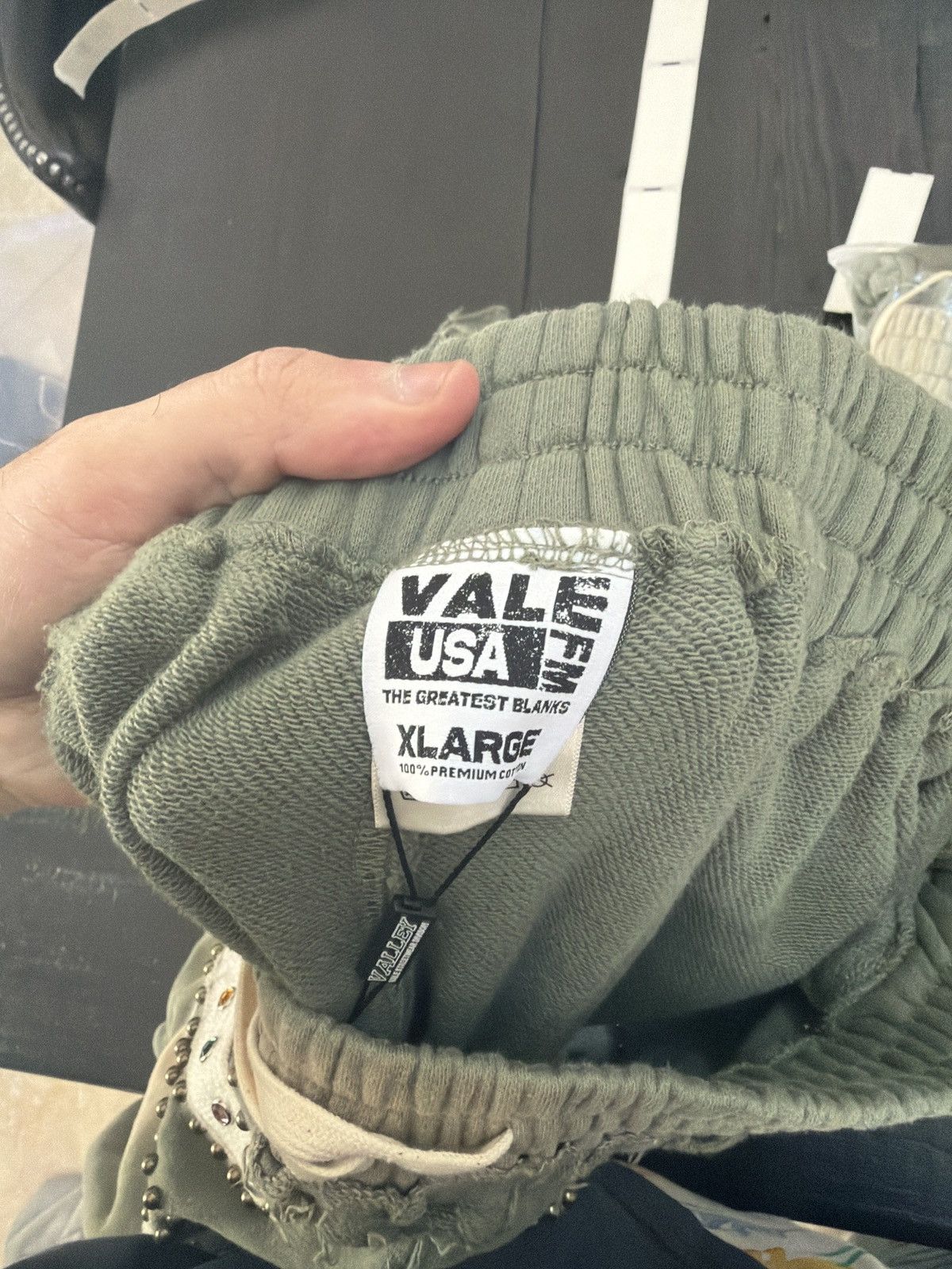 Vale Vale Forever Green Skittle Sweatpants Size XL NWT Size US 36 / EU 52 - 9 Thumbnail
