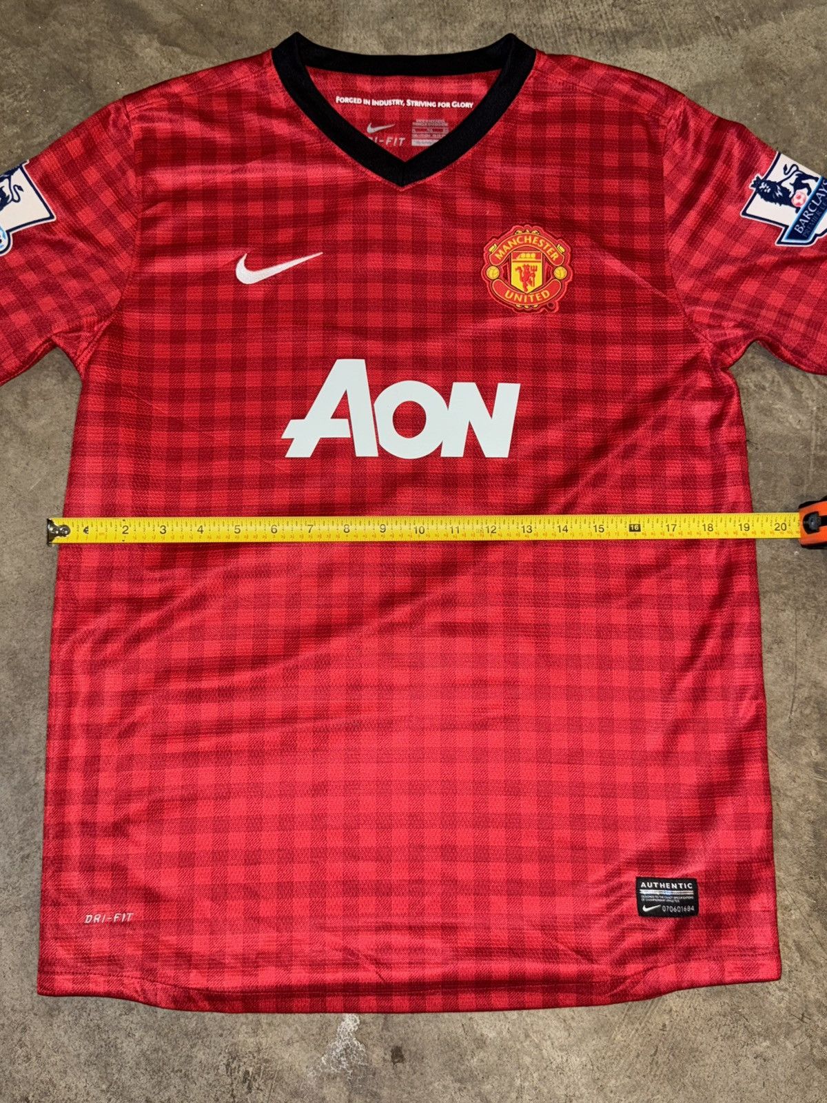 Nike RARE Authentic Nike Manchester United 12/13 jersey barclays Size US M / EU 48-50 / 2 - 7 Thumbnail