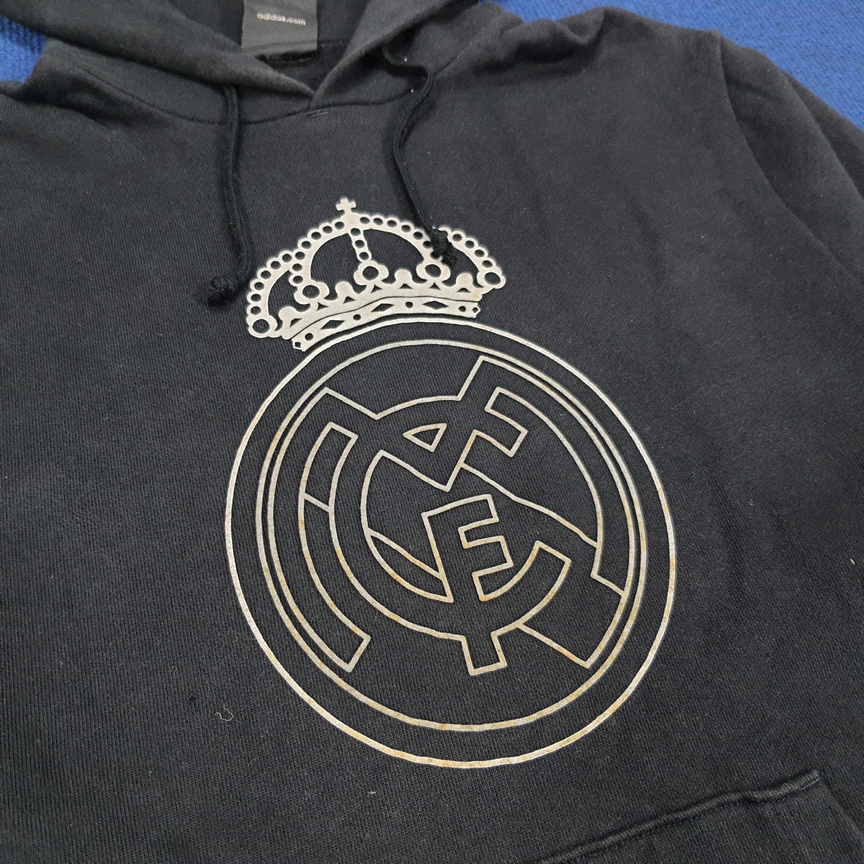 Adidas × Vintage Vintage Adidas Real Madrid Center Logo Hoodie Size US S / EU 44-46 / 1 - 2 Thumbnail