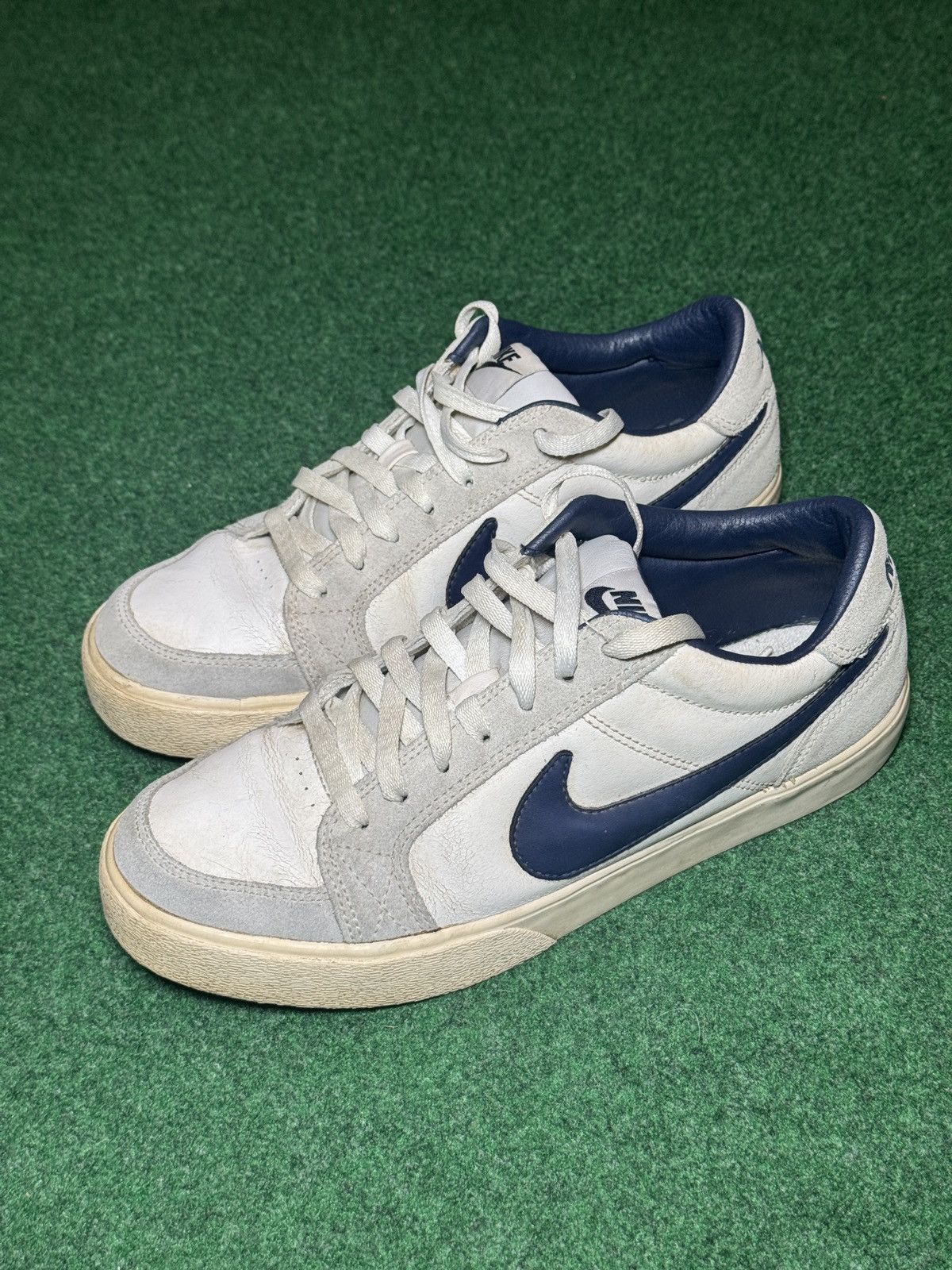 Nike Nike Low Top Skater Grunge Chunky Size 9 Sneakers Vintage Size US 9 / EU 42 - 4 Thumbnail