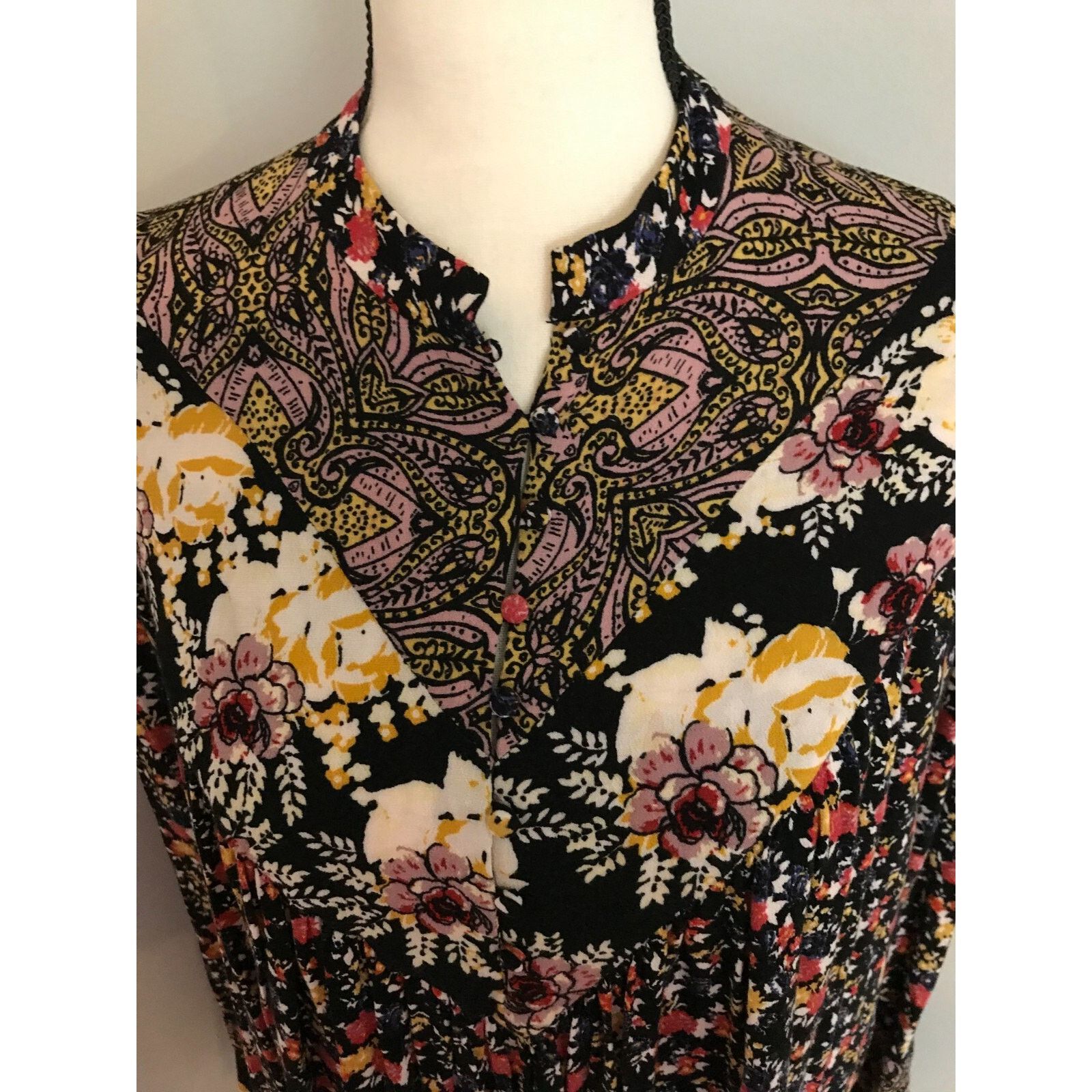 Free People Free People Wildflower Fields Henley Bohemian Tunic Size XS / US 0-2 / IT 36-38 - 2 Thumbnail