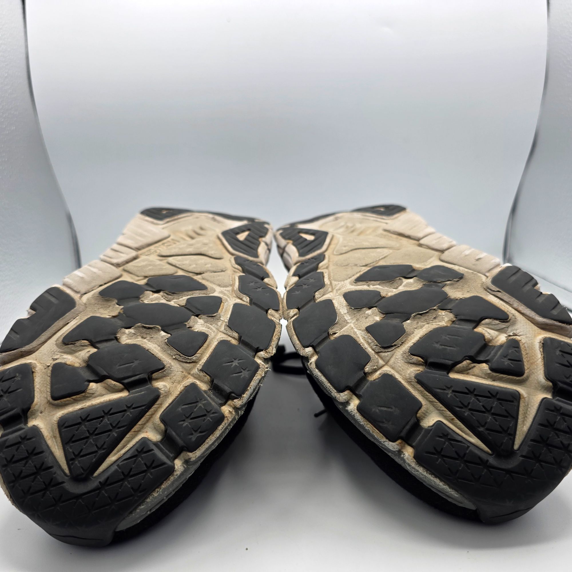 Hoka Hoka One One Arahi 6 Mens Size 9.5 D Black Athletic Shoes Ru Size US 9.5 / EU 42-43 - 11 Thumbnail