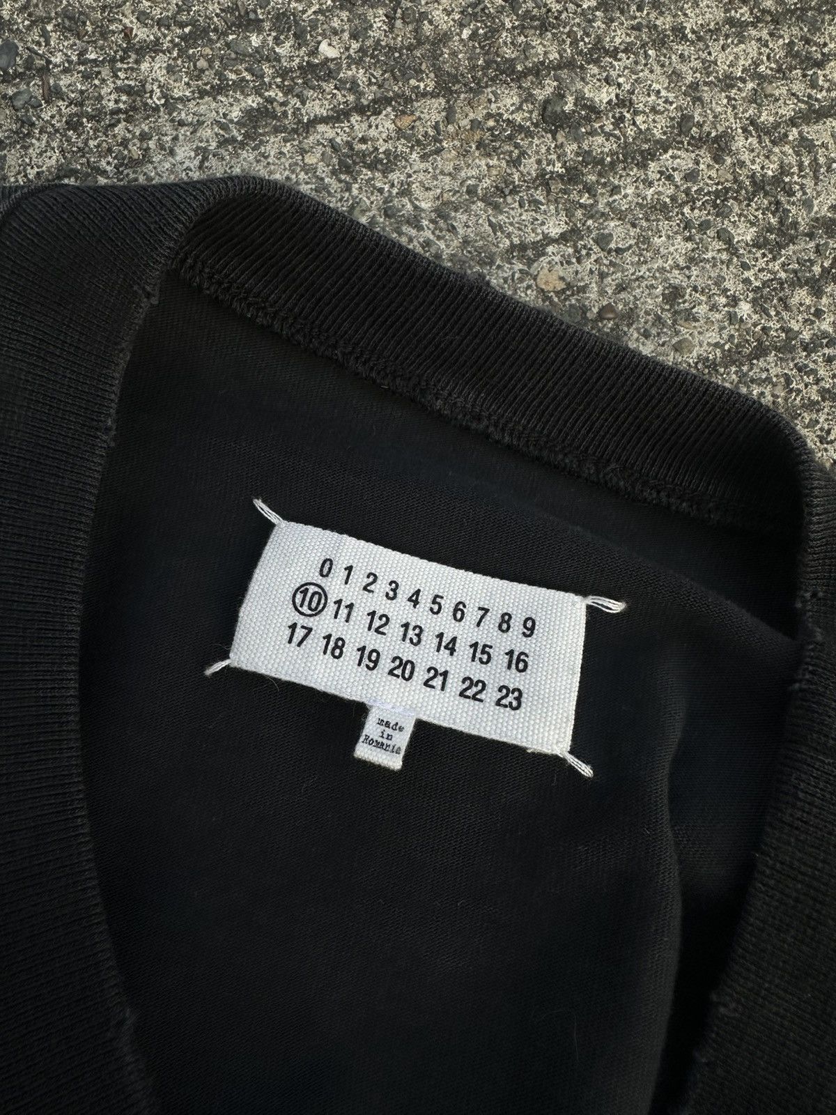 Maison Margiela Maison Margiela FW19 Ripped Pocket Damage Tee Size US L / EU 52-54 / 3 - 12 Thumbnail