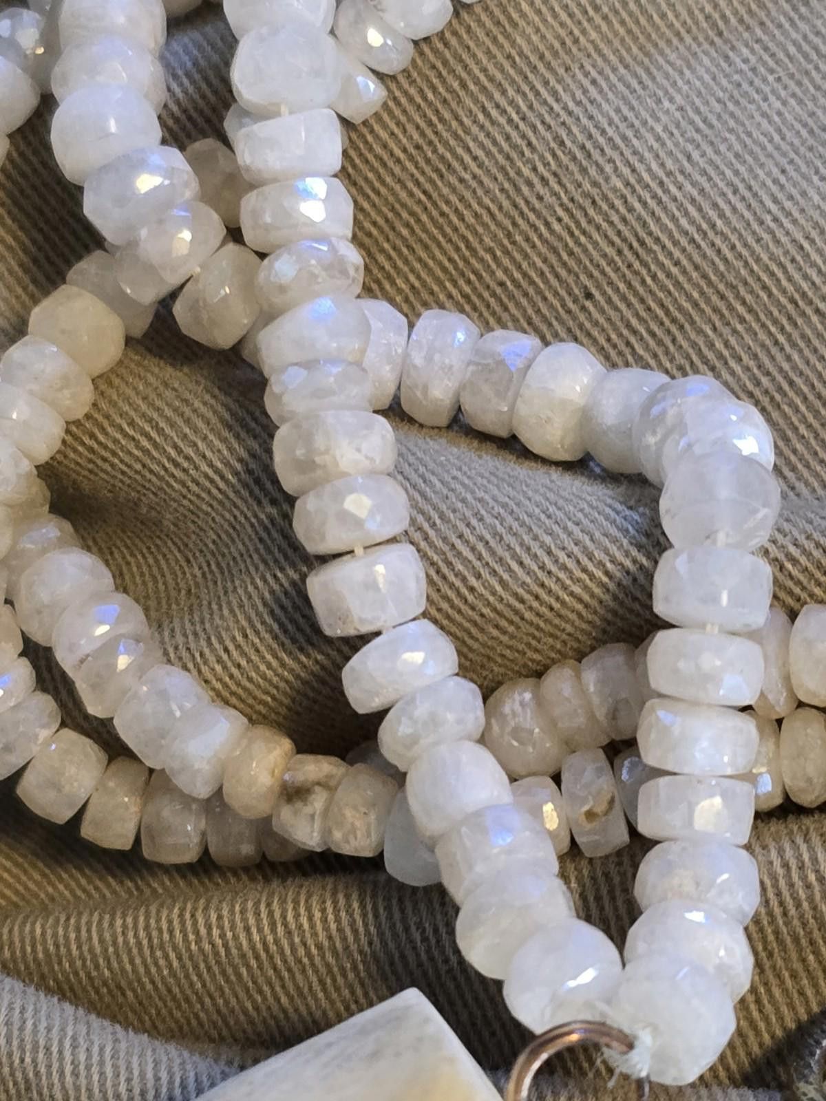 Fashion Victim Faceted Cream Bead Necklace w/ Blue Flash, Jadeite, Feldspar Size ONE SIZE - 4 Thumbnail