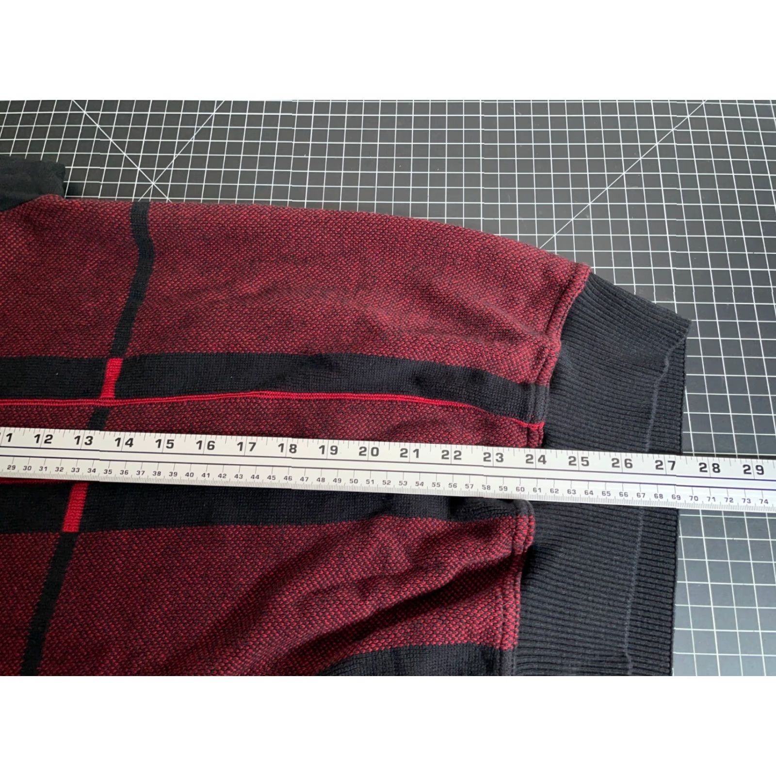 Vintage VINTAGE Tosani Check Pattern Sweater Adult XL Red Black Cotton Chunky-Knit 90s Preppy Mens Size US XL / EU 56 / 4 - 6 Thumbnail