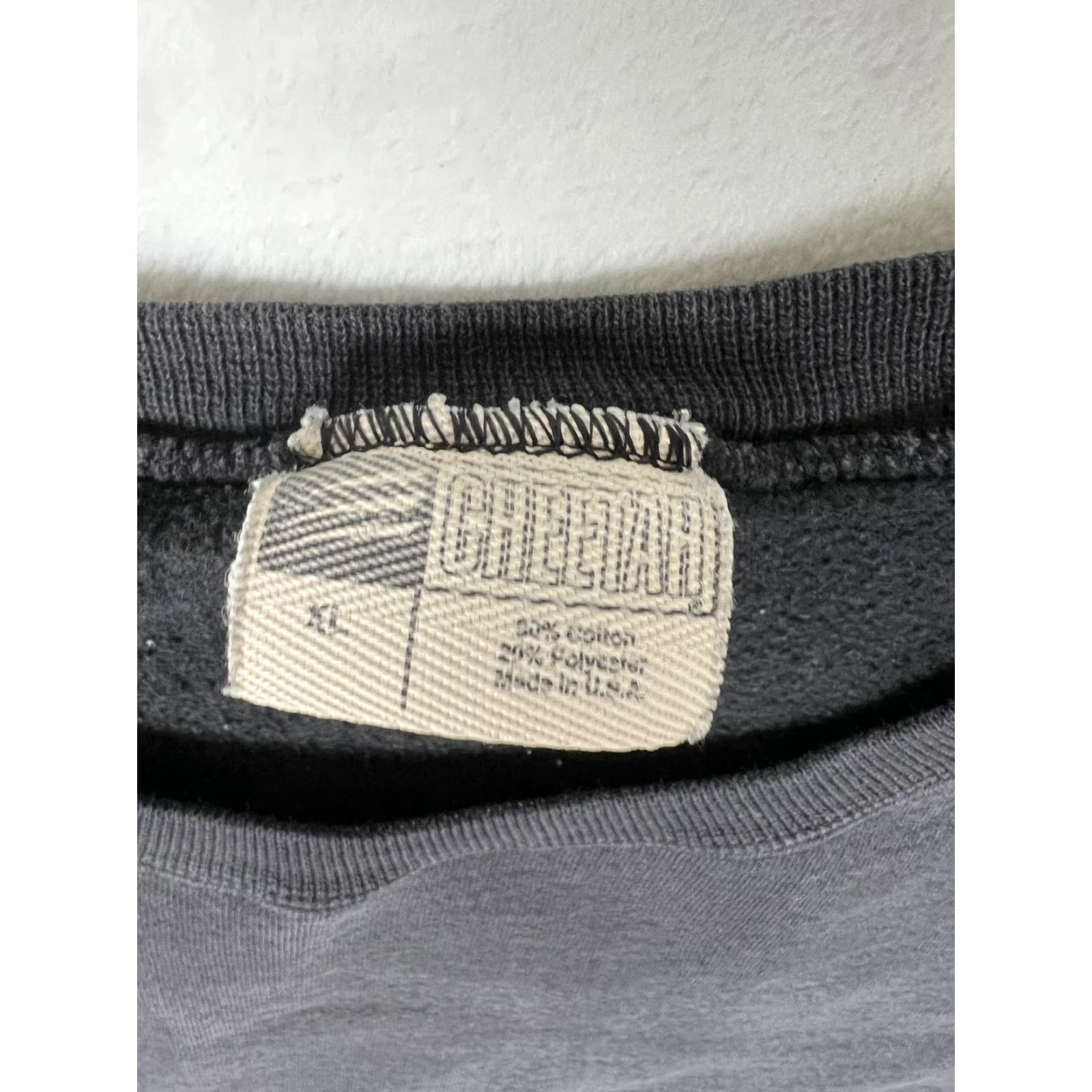 Vintage VINTAGE Cheetah Sweatshirt Mens XL Black Blank Fleece Crewneck USA Made Pullover Size US XL / EU 56 / 4 - 3 Thumbnail