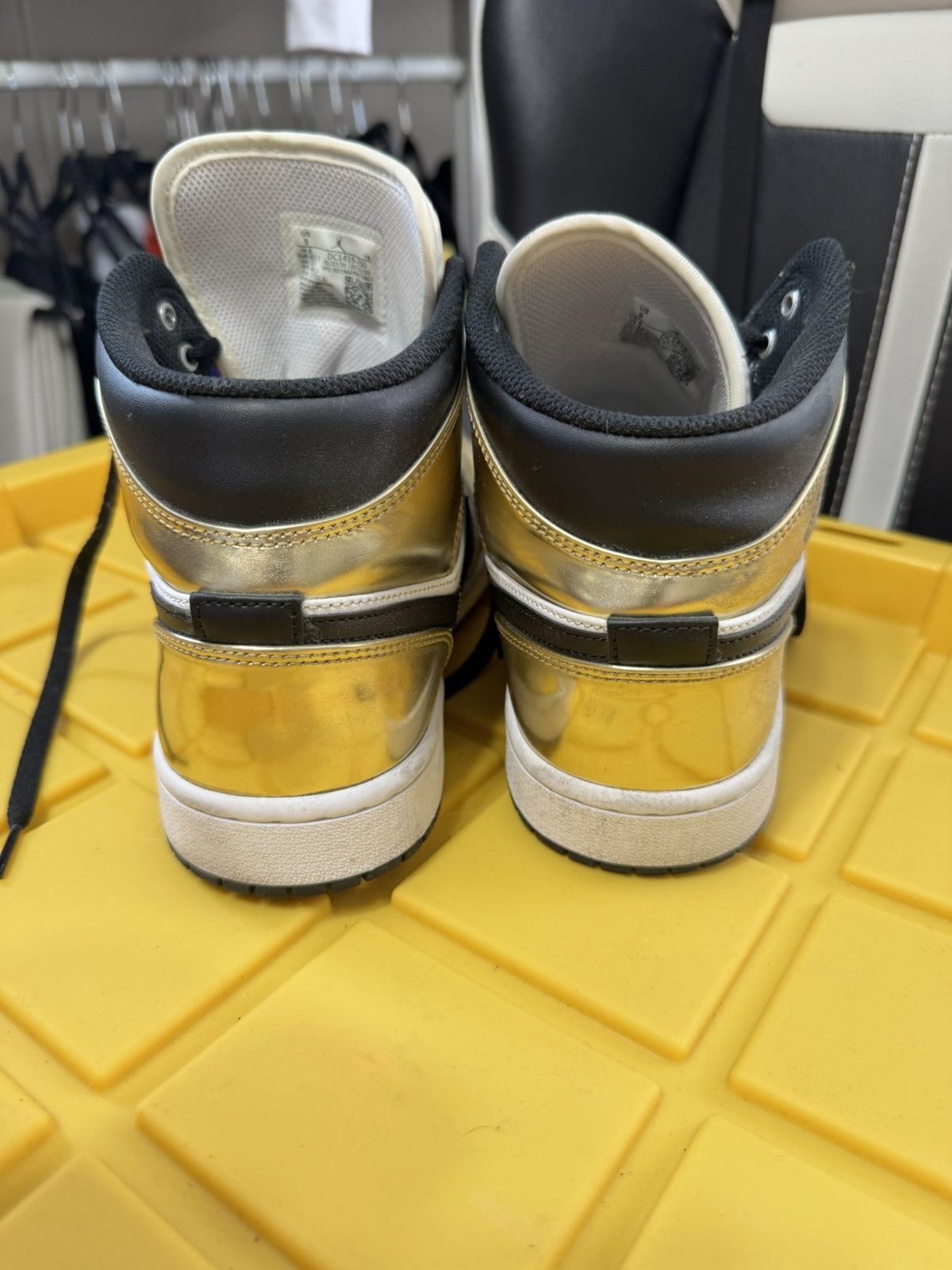 Jordan Brand Jordan Sneakers White and Gold Size US 9 / EU 42 - 4 Thumbnail