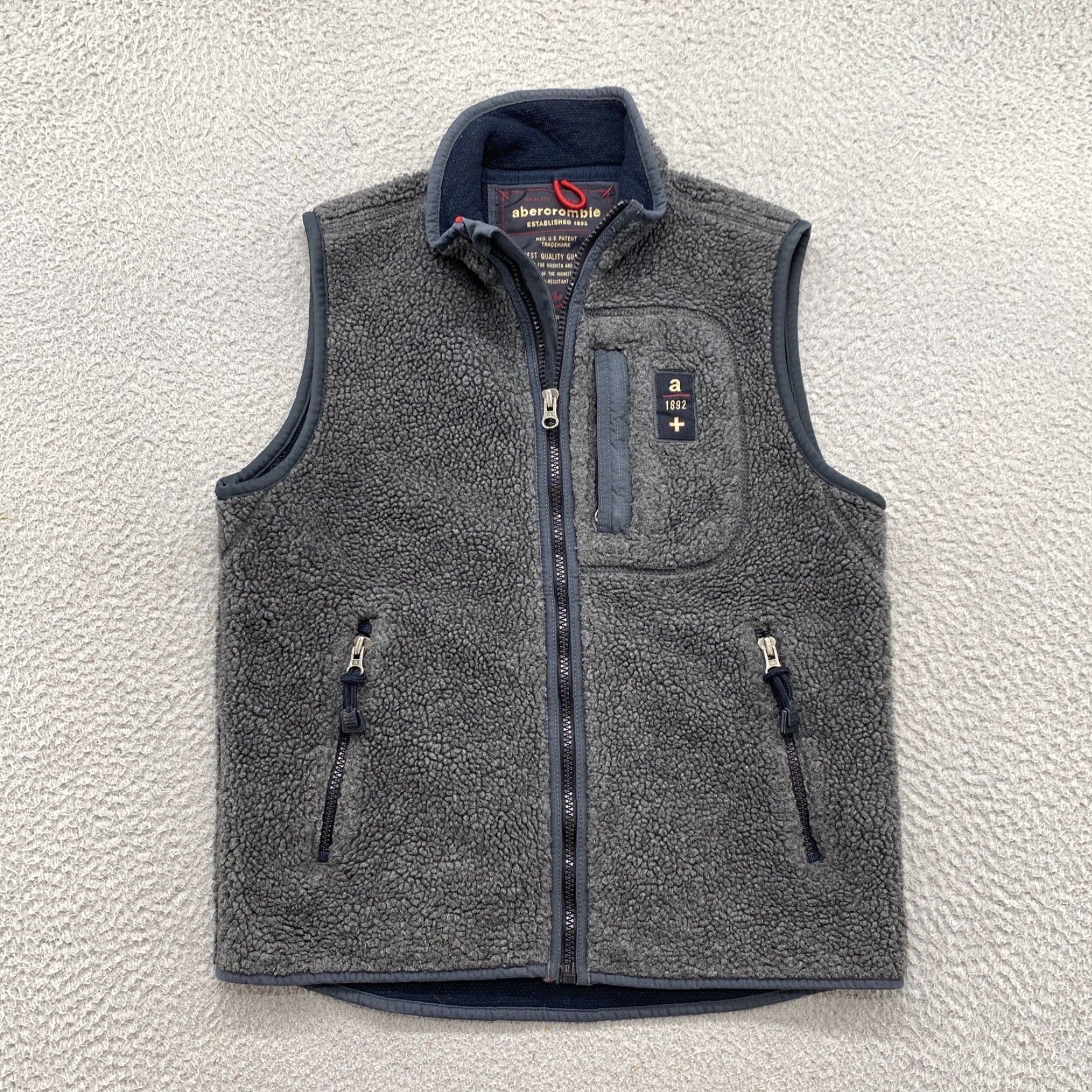 Abercrombie & Fitch Y2K Abercrombie & Fitch Gray Sherpa Full Zip Vest Women’s M Size M / US 6-8 / IT 42-44 - 2 Thumbnail