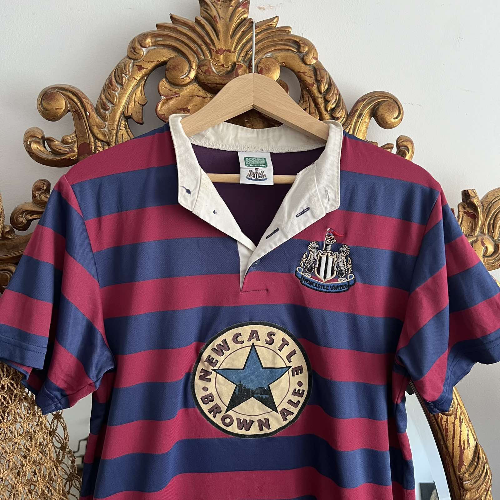 Vintage NEWCASTLE UNITED OFFICIAL RETRO SCORE DRAW SOCCER JERSEY Size US S / EU 44-46 / 1 - 4 Thumbnail
