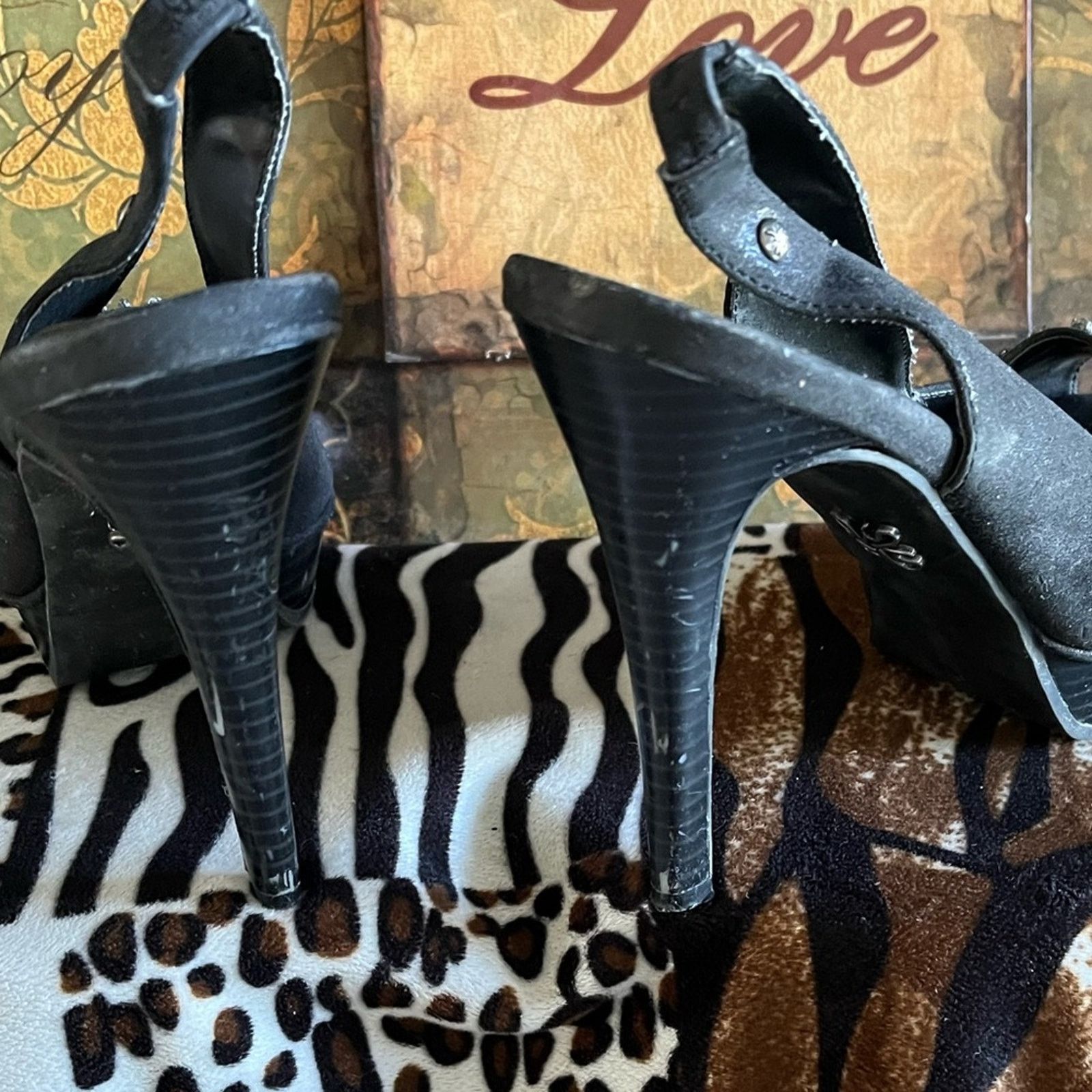 Vera Wang Simply Vera Wang platform sling back beaded heels size 7.5 Size US 7.5 / IT 37.5 - 4 Thumbnail