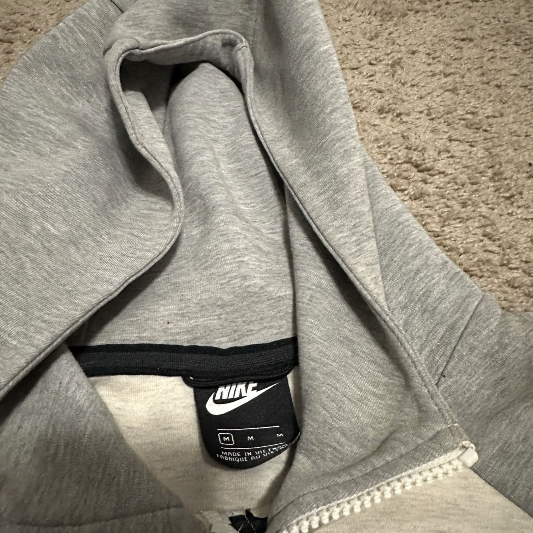 Nike Nike Tech Fleece Hoodie Mens M Full Zip Gray Sportswear Pockets Logo Capable all-season Athletic Fashion Shirt/Outerwear Size US M / EU 48-50 / 2 - 2 Thumbnail