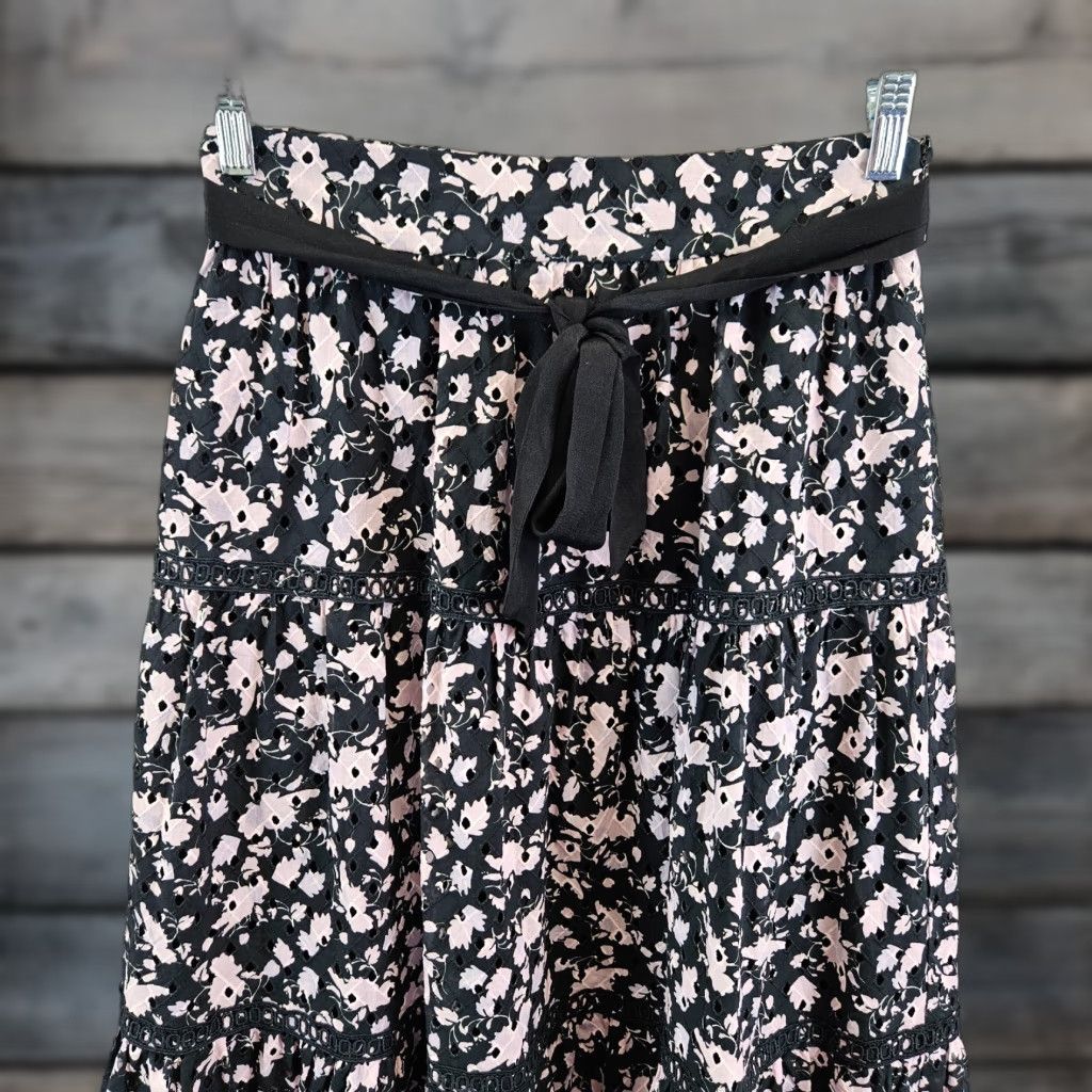 Diane von Furstenberg Diane von Furstenberg Womens Floral Lucia Midi Skirt Sz 6 Black Pink Eyelet Size 28" / US 6 / IT 42 - 1 Thumbnail