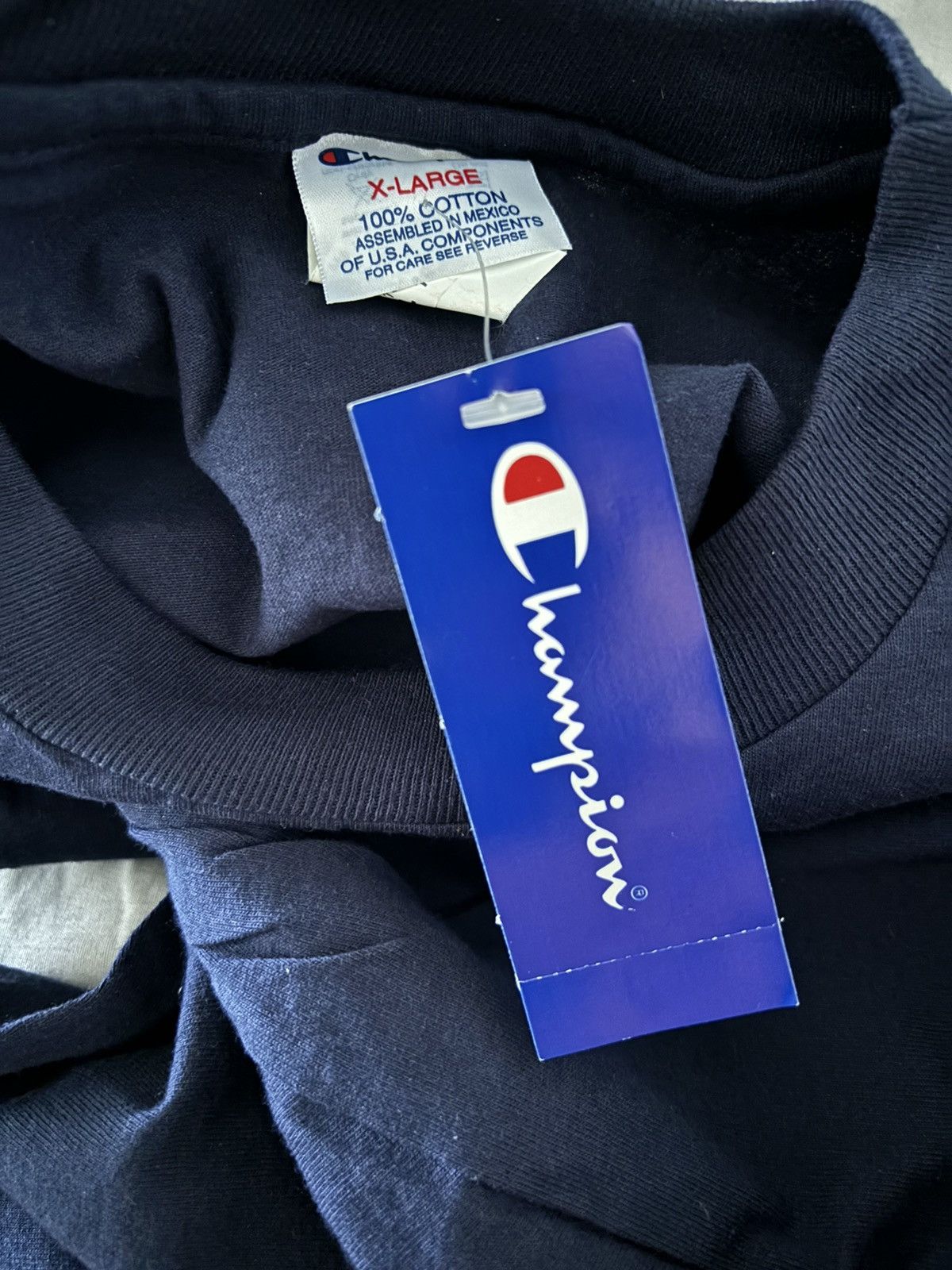 Band Tees × Champion × Vintage BNWT Vintage 2000s Champion Guardsmark tee t-shirt Size US XL / EU 56 / 4 - 5 Thumbnail