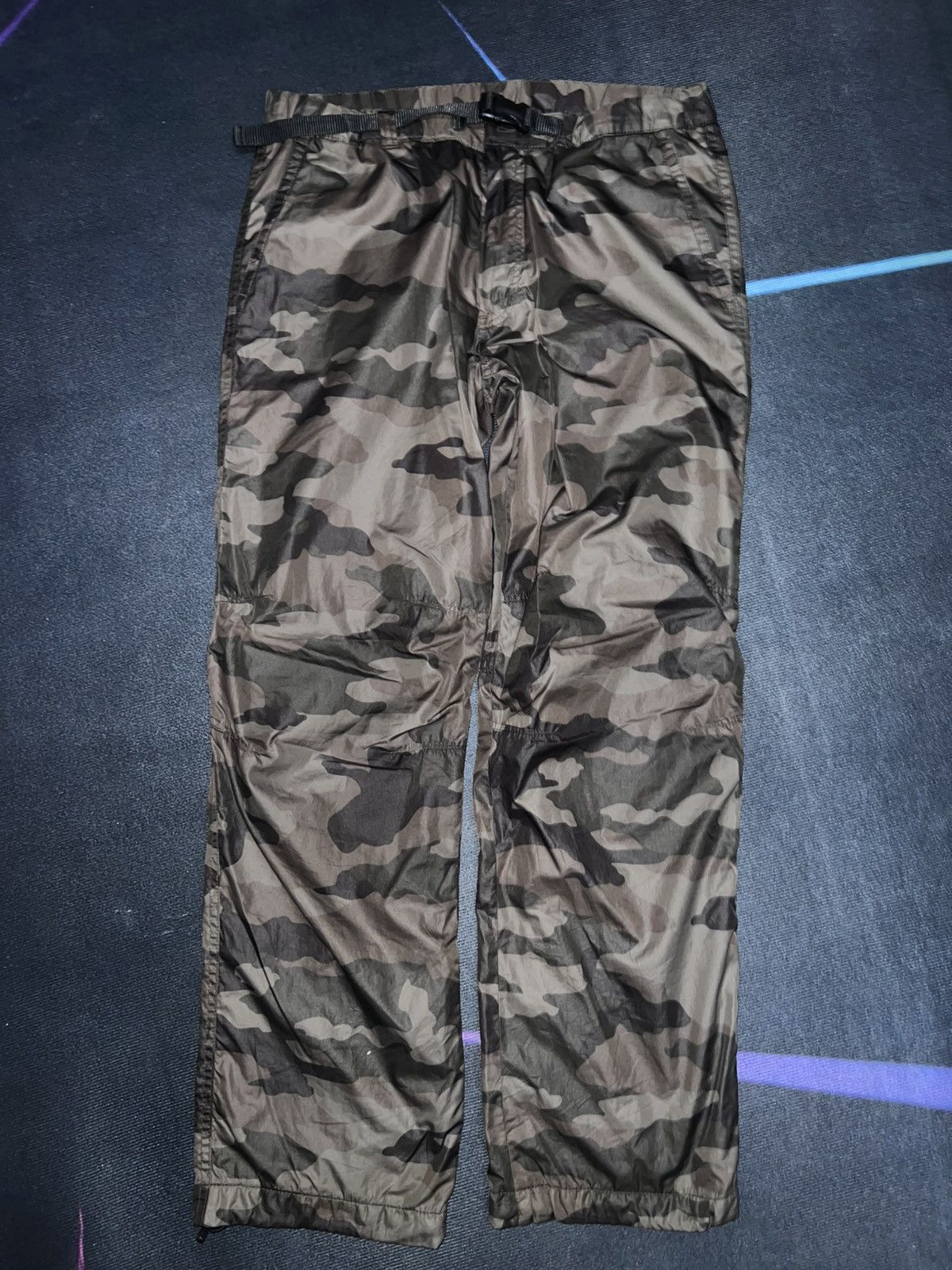 Uniqlo Uniqlo Camouflage Pants Size US 34 / EU 50 - 1 Thumbnail