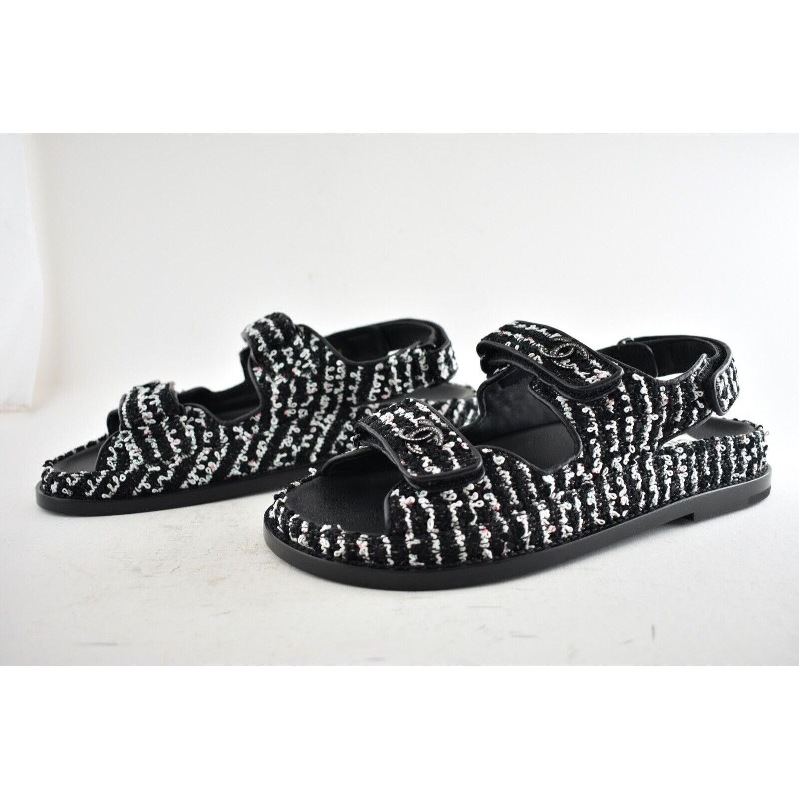 Chanel Chanel 22C Black White Tweed CC Logo Mule Slide Strap Size US 7.5 / IT 37.5 - 10 Thumbnail