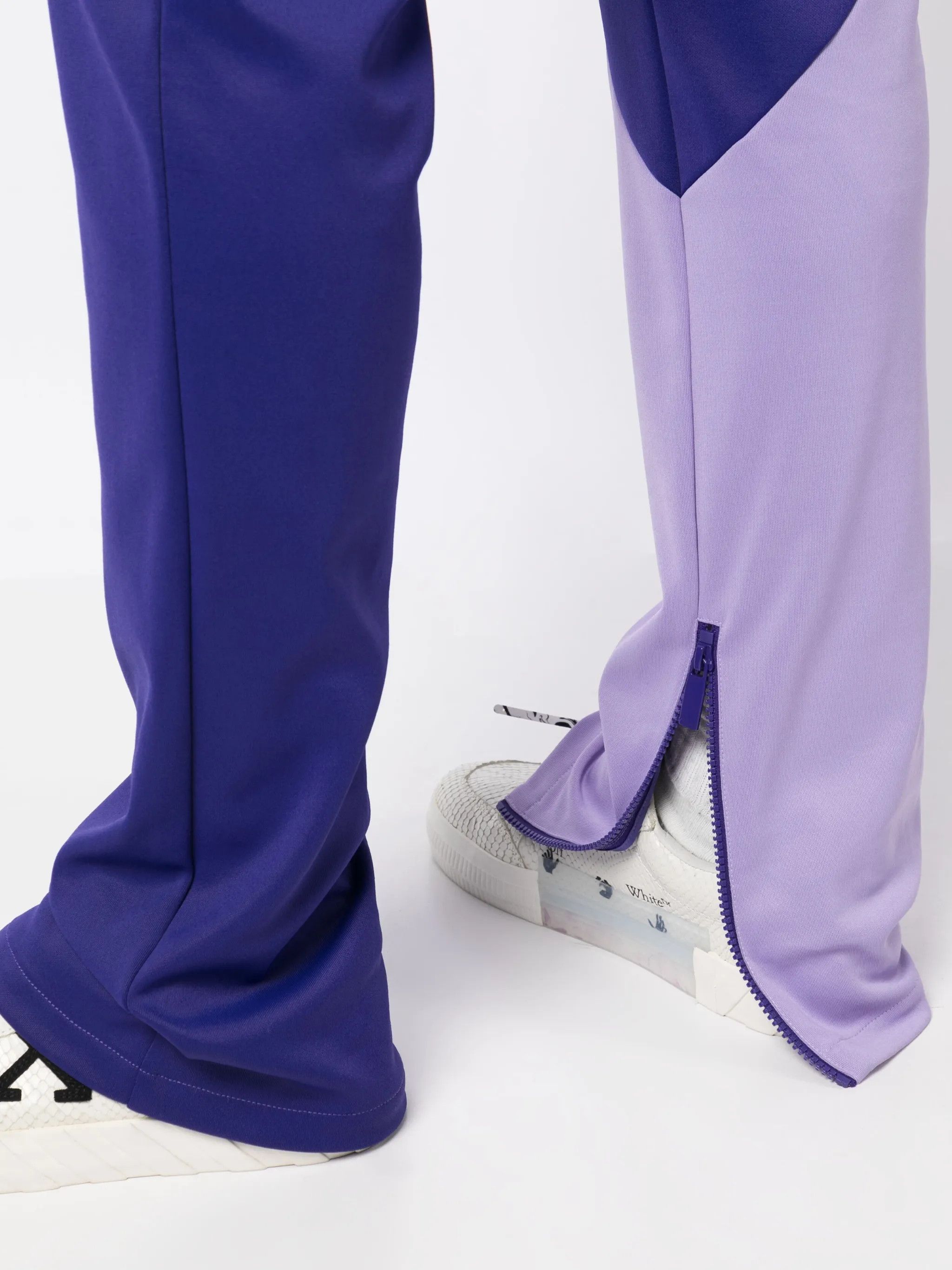 Off-White o1y0225 Logo Jogger & Sweatpant in Lilac/Blue Size US 32 / EU 48 - 2 Thumbnail