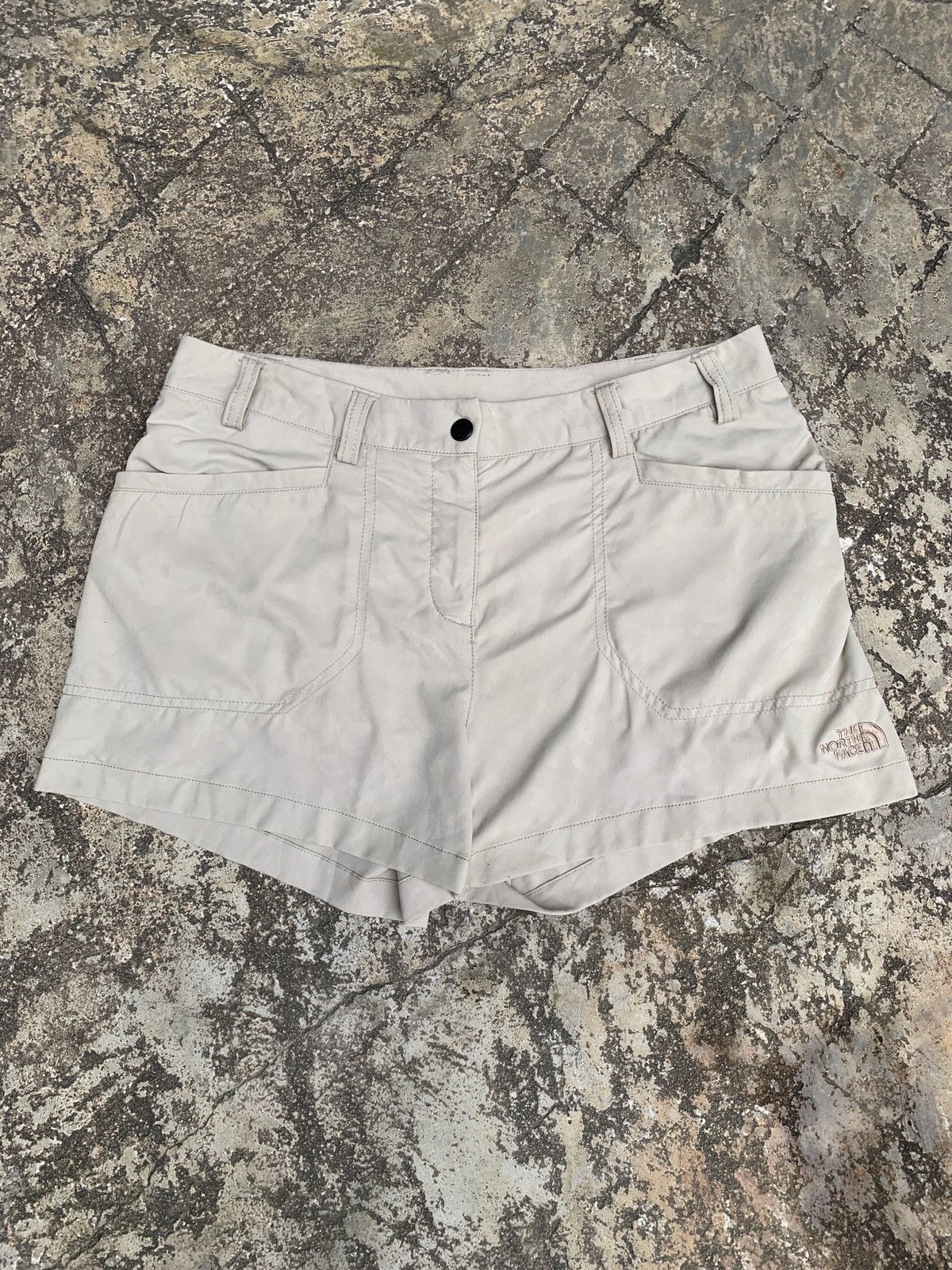 The North Face × Vintage 2000s The North Face Waterproof Outdoor Hiking Shortpants Size 29" - 1 Thumbnail