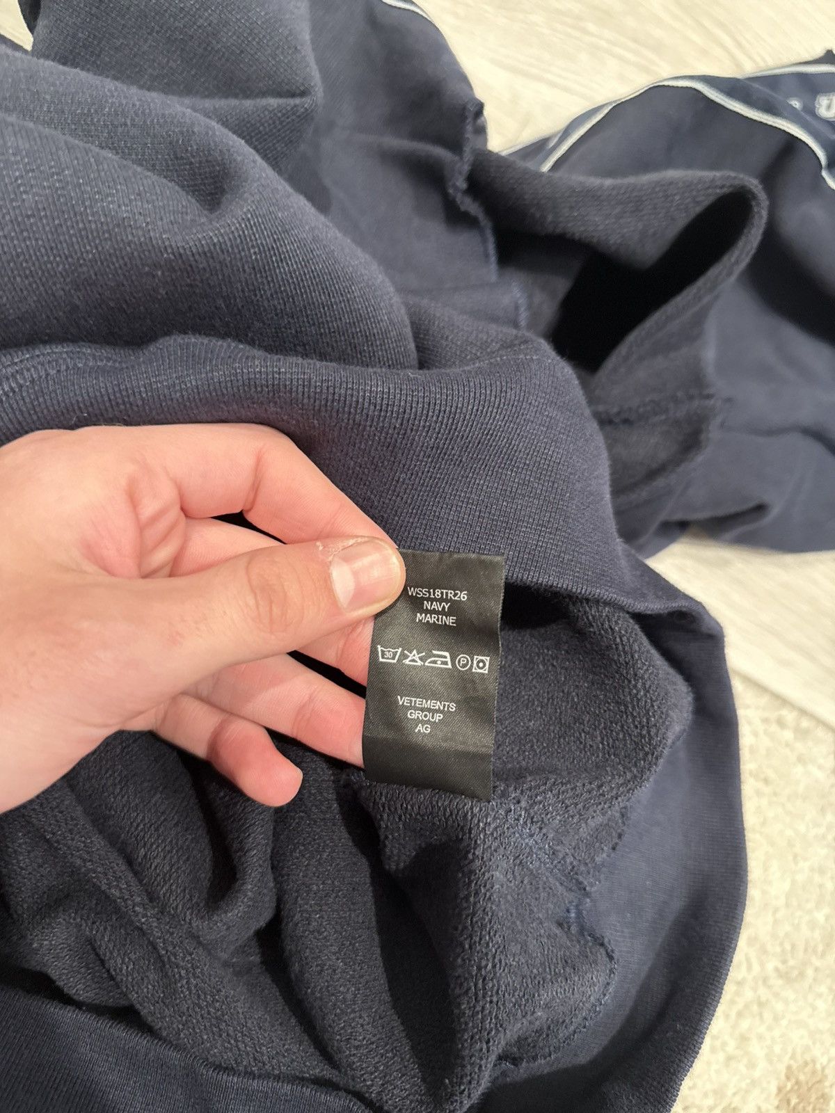 Vetements s/s 2018 tape hoodie nwt!! Size US XS / EU 42 / 0 - 11 Thumbnail