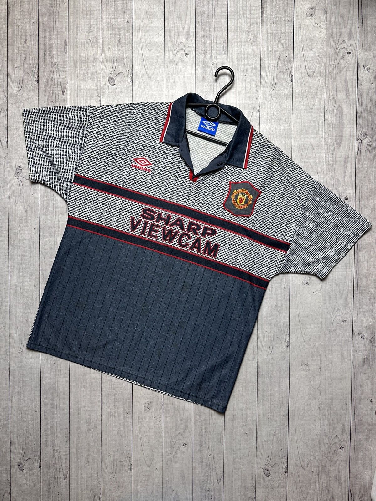 Umbro × Vintage Vintage Umbro Manchester United soccer jersey size L polo Size US L / EU 52-54 / 3 - 1 Thumbnail