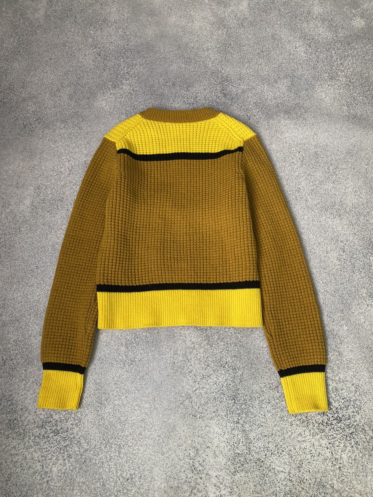 Marni × Uniqlo × Vintage FW22 Knitted Marni x Uniqlo Vneck Cropped Women’s Sweater Size XL / US 12-14 / IT 48-50 - 13 Thumbnail