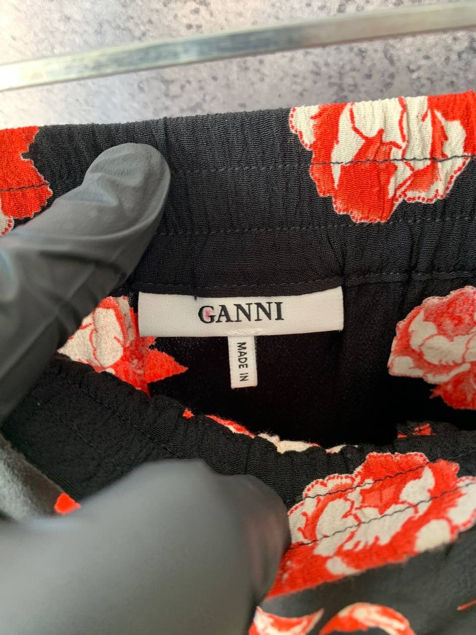 Designer × Ganni RRP £120 Ganni Harley Crepe mini skirt black flowers Size 36" / US 14 / IT 50 - 7 Thumbnail