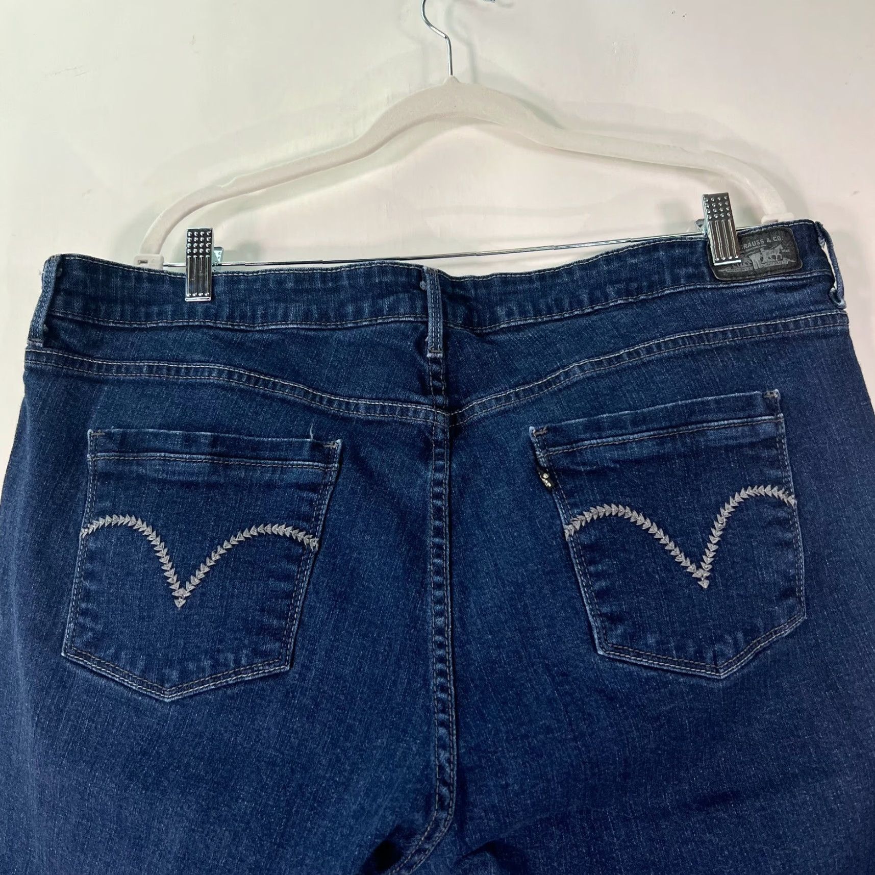 Levi's Levi's Womens Capri Jeans Flat Front Straight Leg 24 Blue Denim Slim Stretch Capri 24 Women's Jeans Update - Vintage? No Size 42" / US 20 - 4 Thumbnail