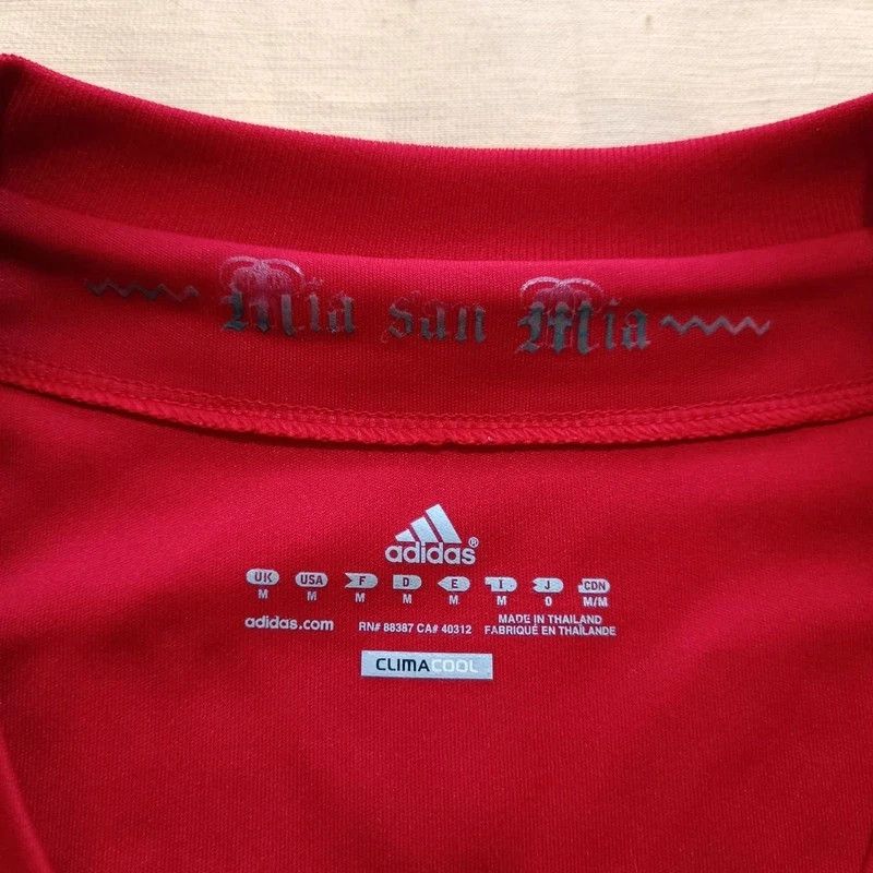 Adidas BAYERN MUNICH 2011 2012 2013 HOME FOOTBALL JERSEY ADIDAS M Size US M / EU 48-50 / 2 - 9 Thumbnail