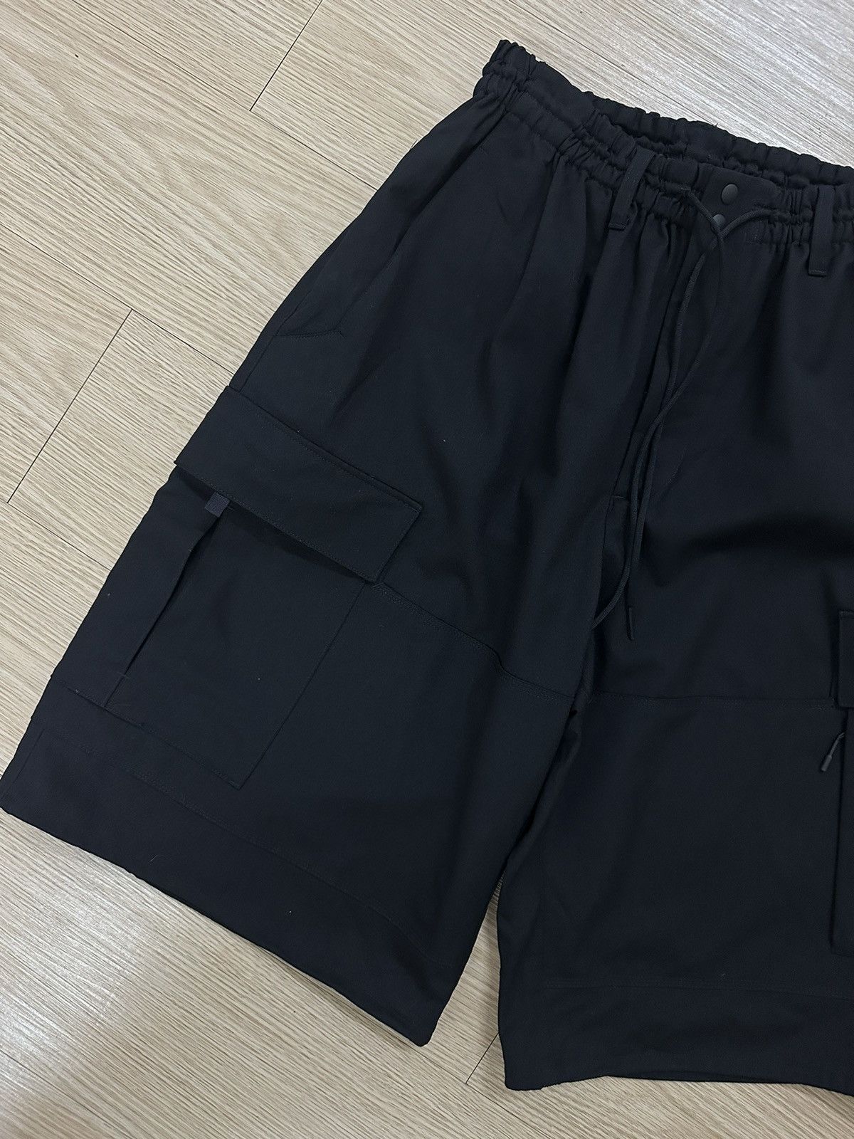 Y-3 × Yohji Yamamoto Yohji Yamamoto Y-3 Wide-Leg Wool-Blend Twill Cargo Shorts Size US 30 / EU 46 - 5 Thumbnail